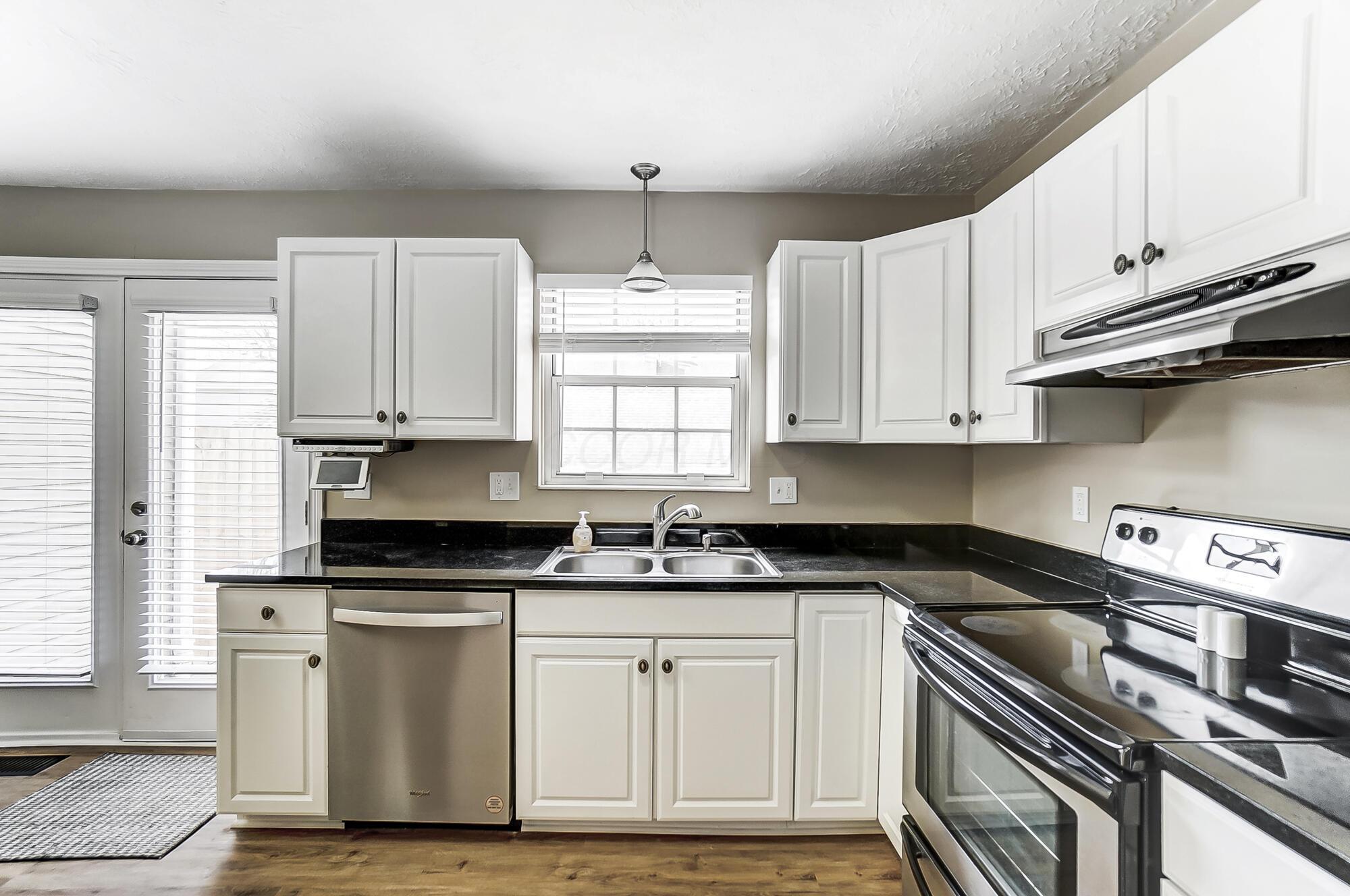 7909 Thornfield Lane, 41