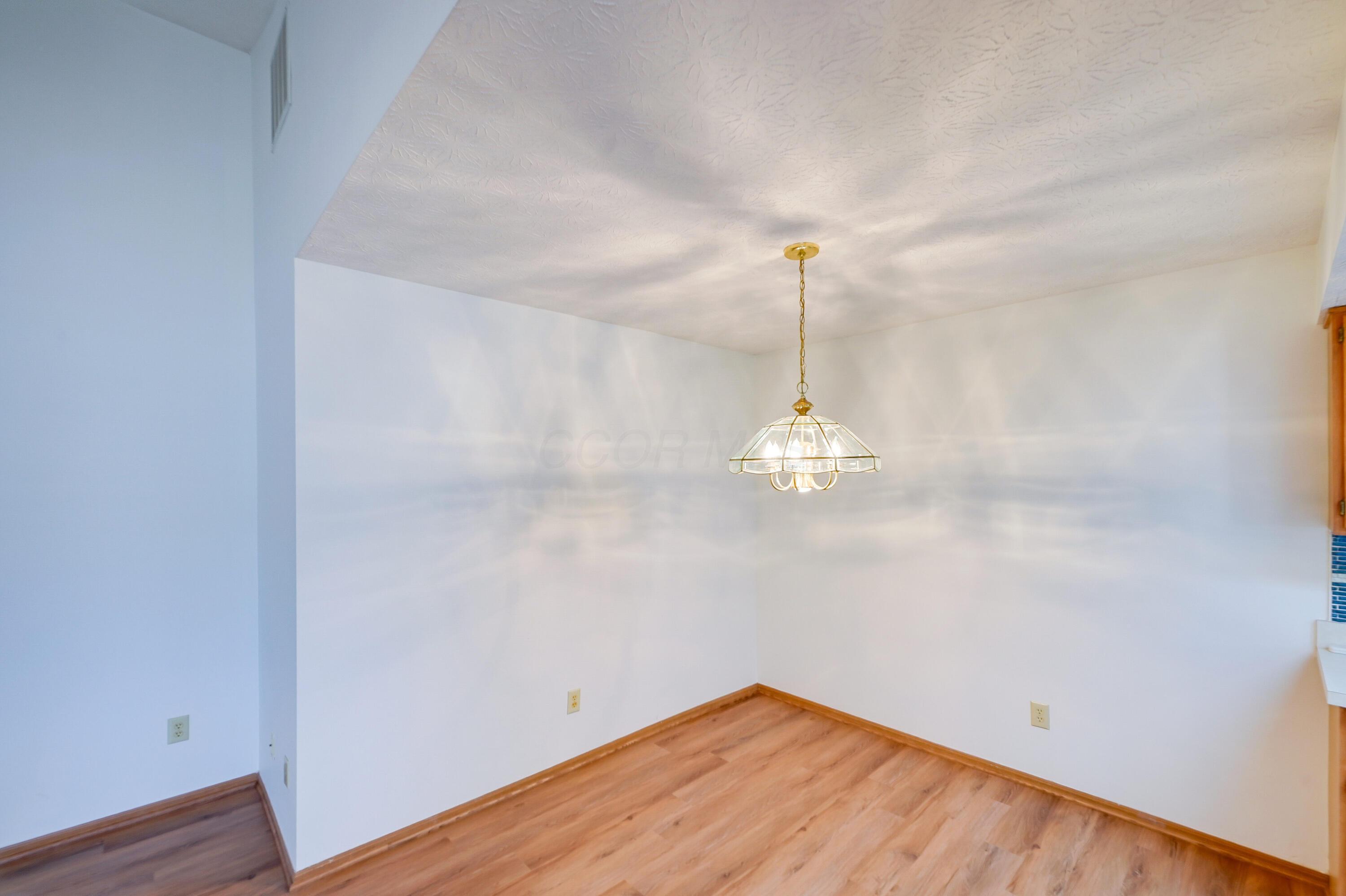 5566 Parkshire Drive