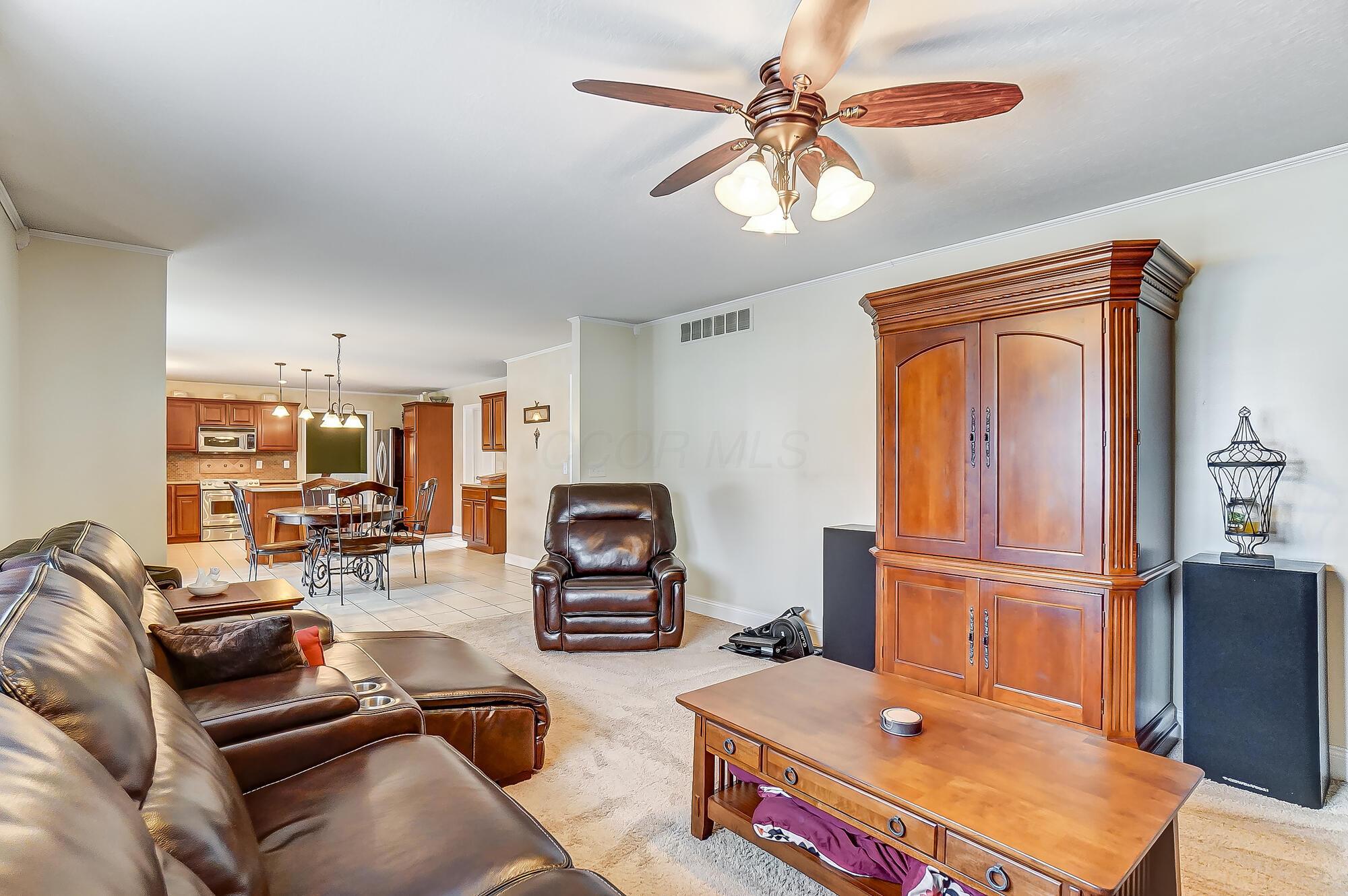 82 E Cuyuga Drive
