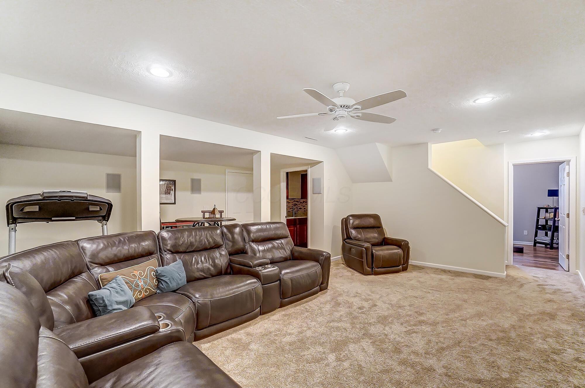 82 E Cuyuga Drive