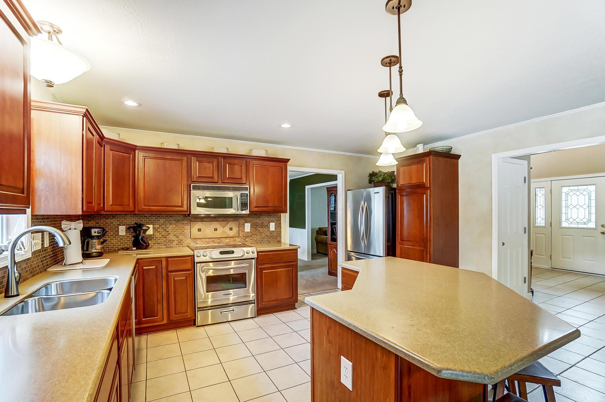 82 E Cuyuga Drive