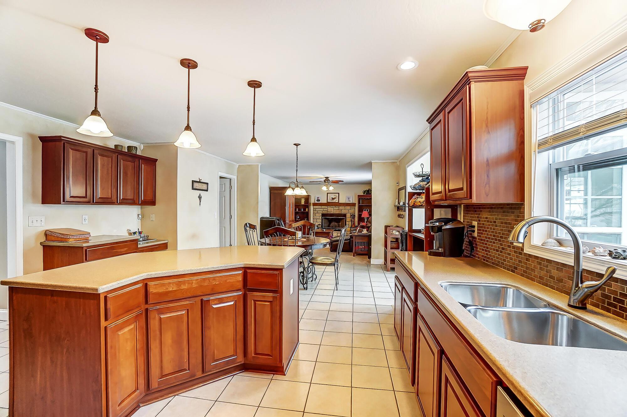 82 E Cuyuga Drive