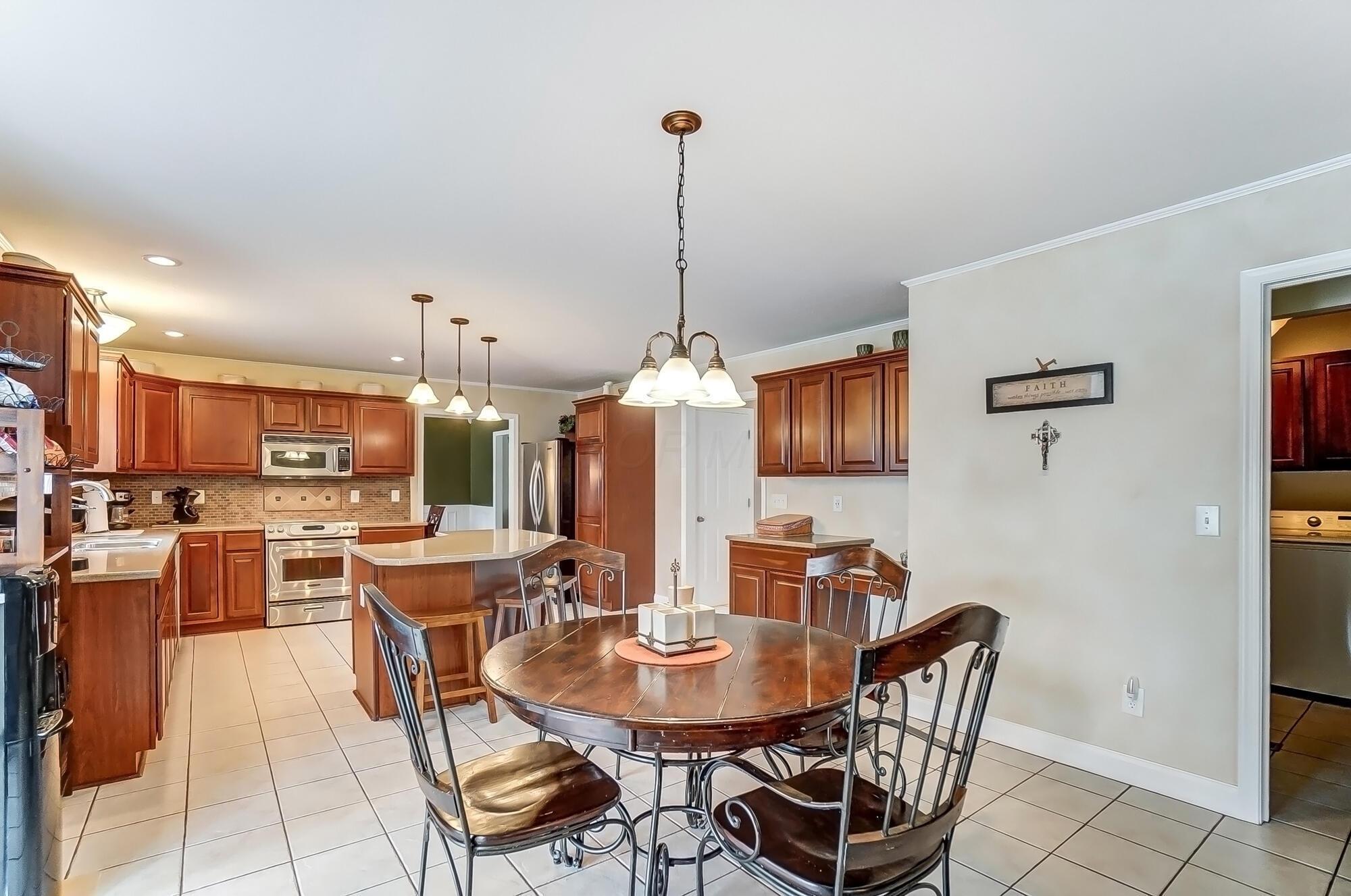 82 E Cuyuga Drive
