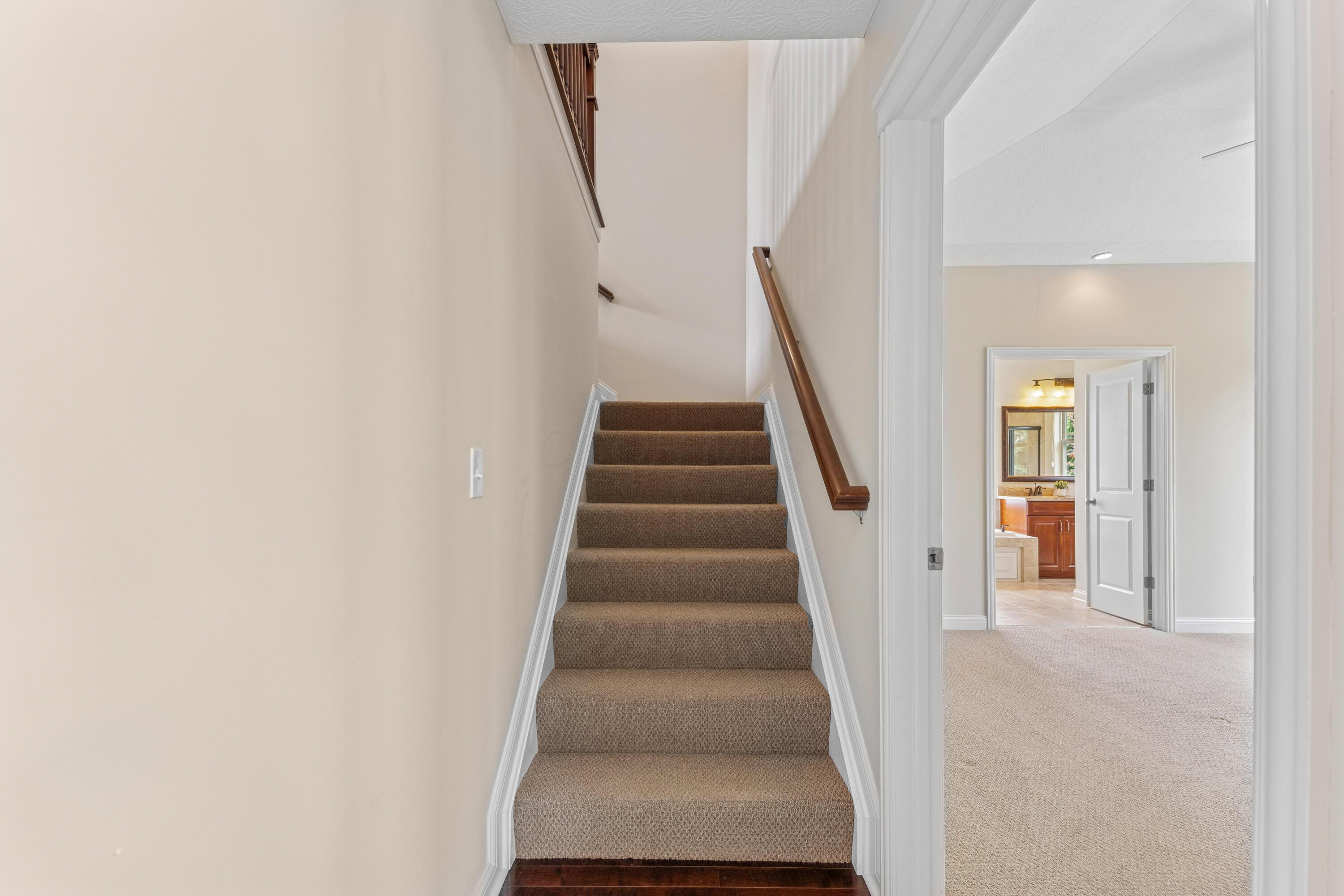 6715 Clear Creek Loop