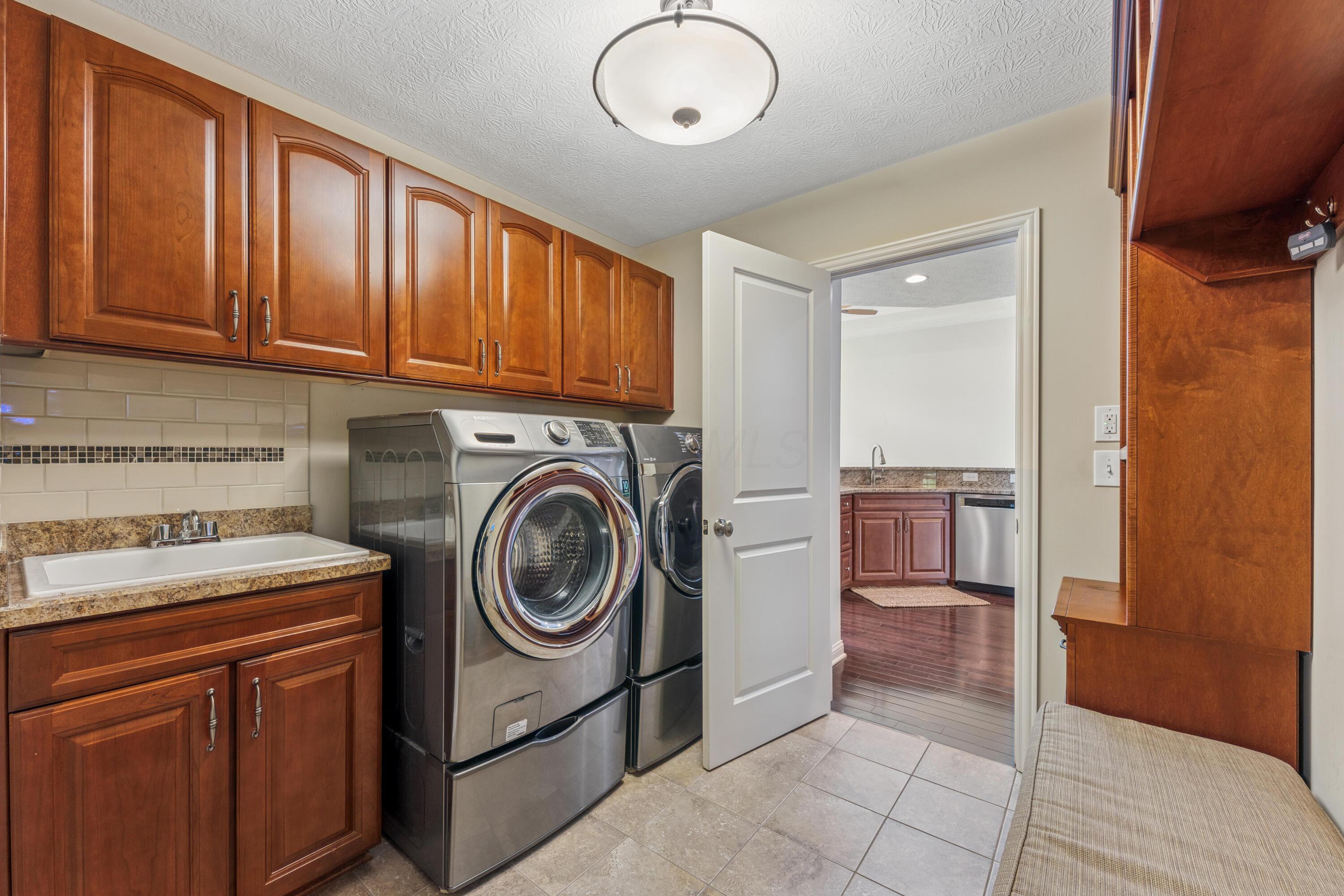 6715 Clear Creek Loop