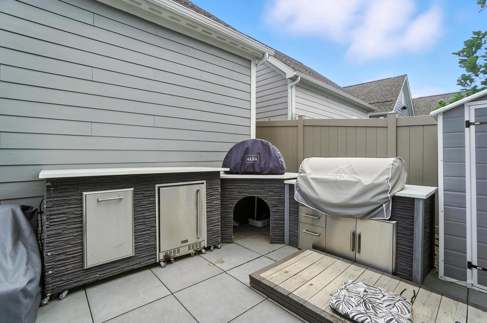 1068 Edgehill Road