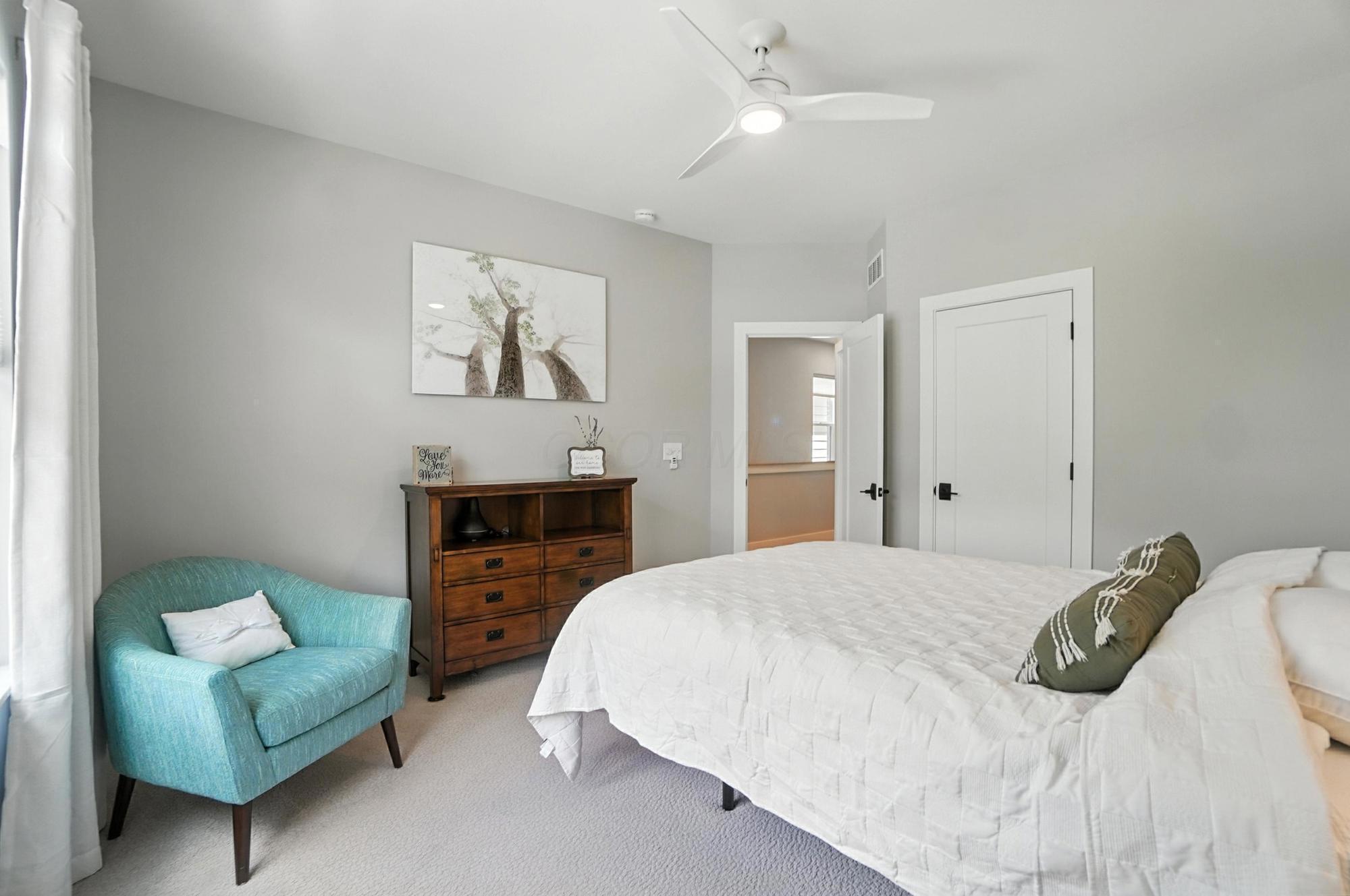 1068 Edgehill Road
