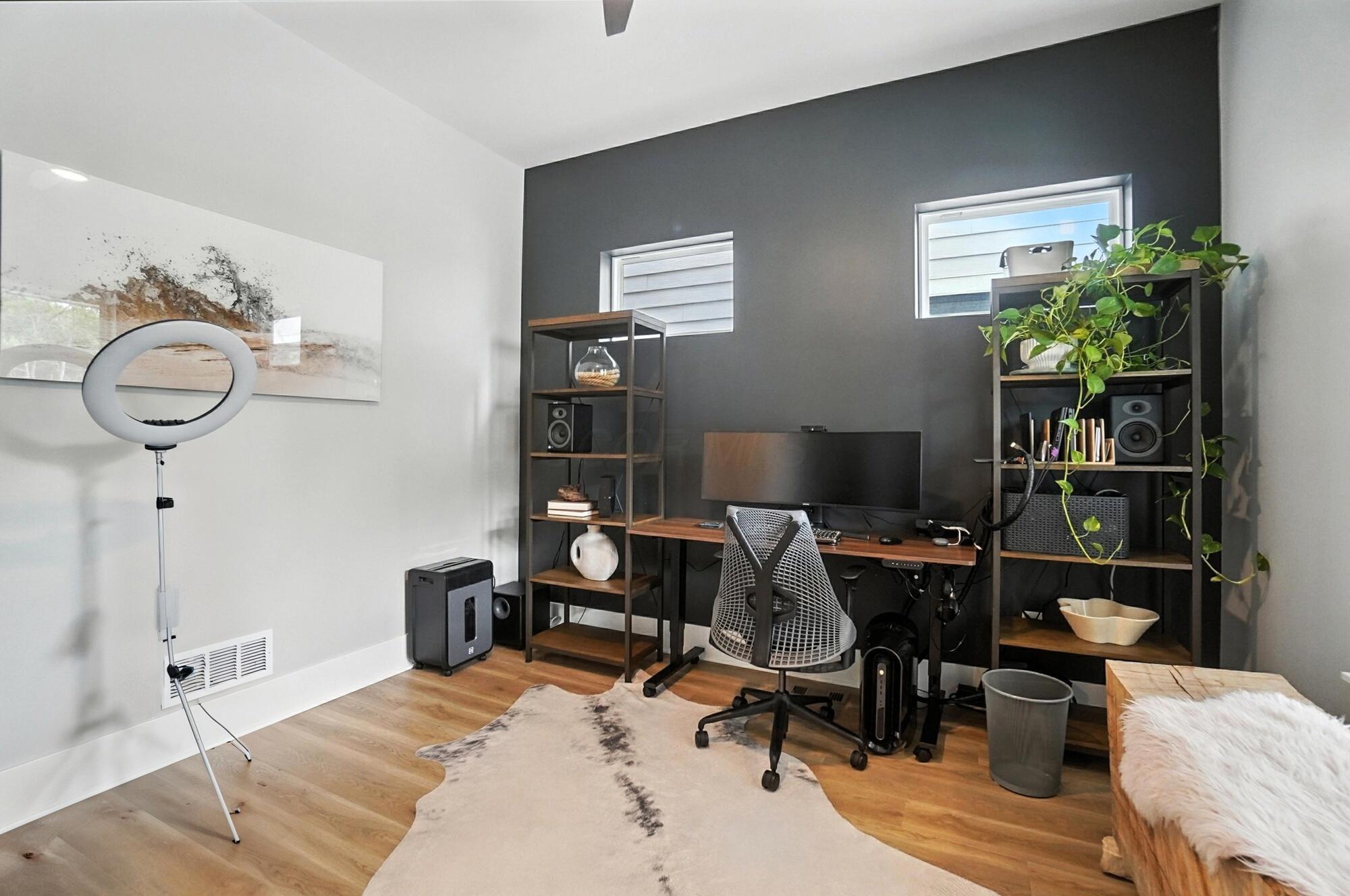 1068 Edgehill Road