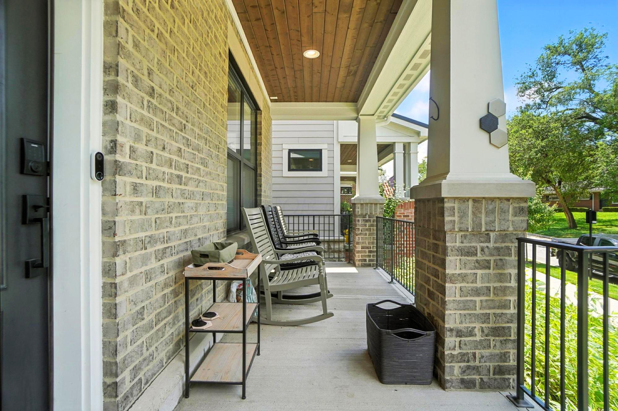 1068 Edgehill Road