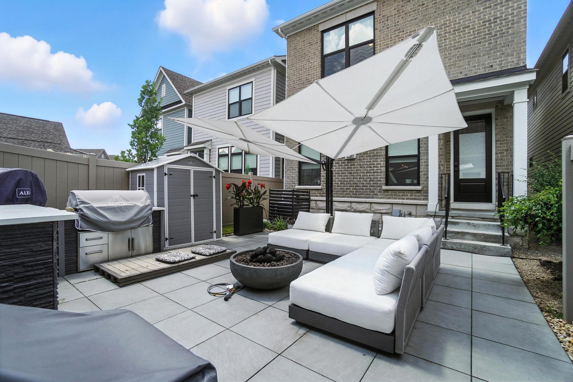 1068 Edgehill Road