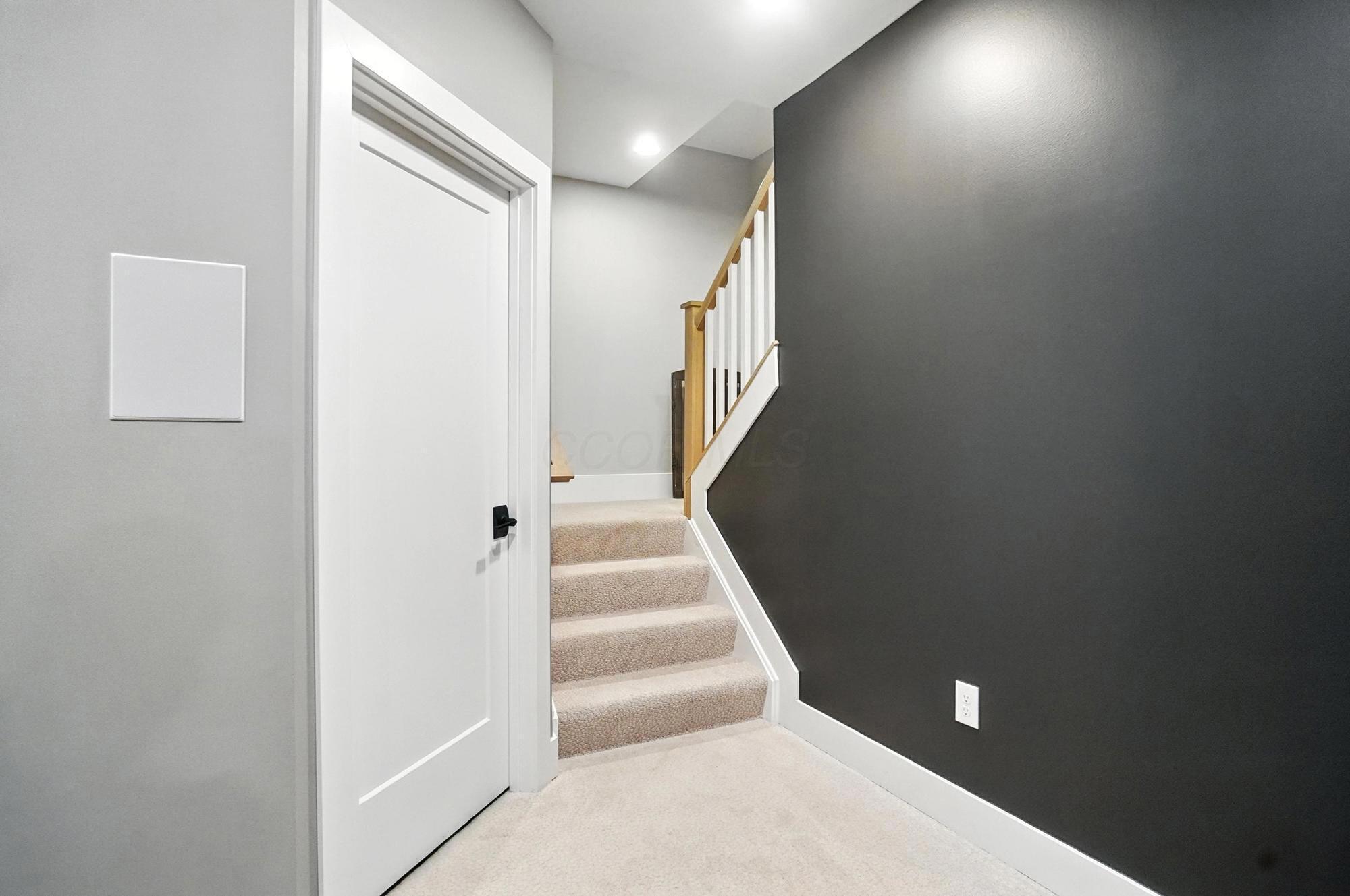 1068 Edgehill Road