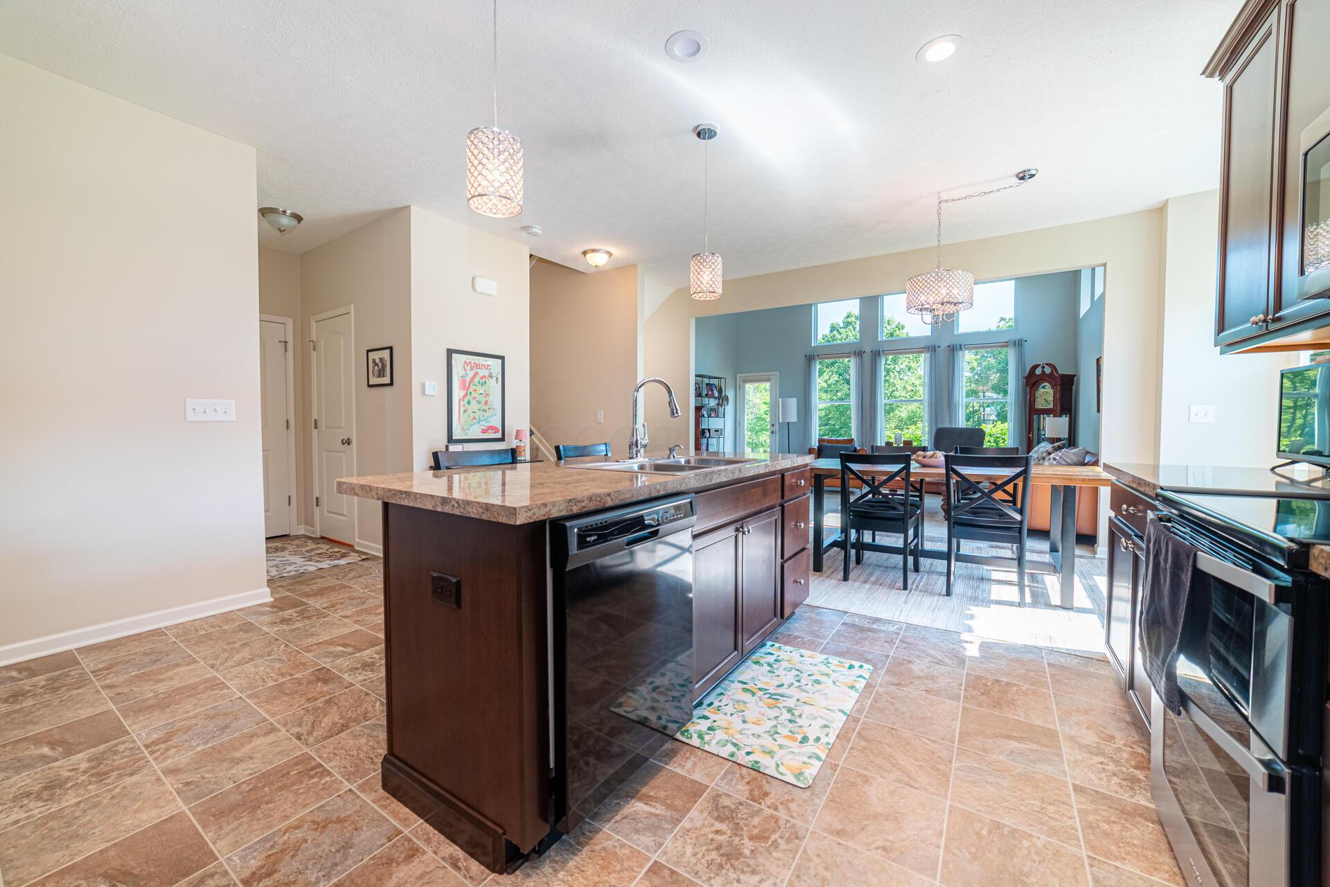 6374 Johnnycake Lane