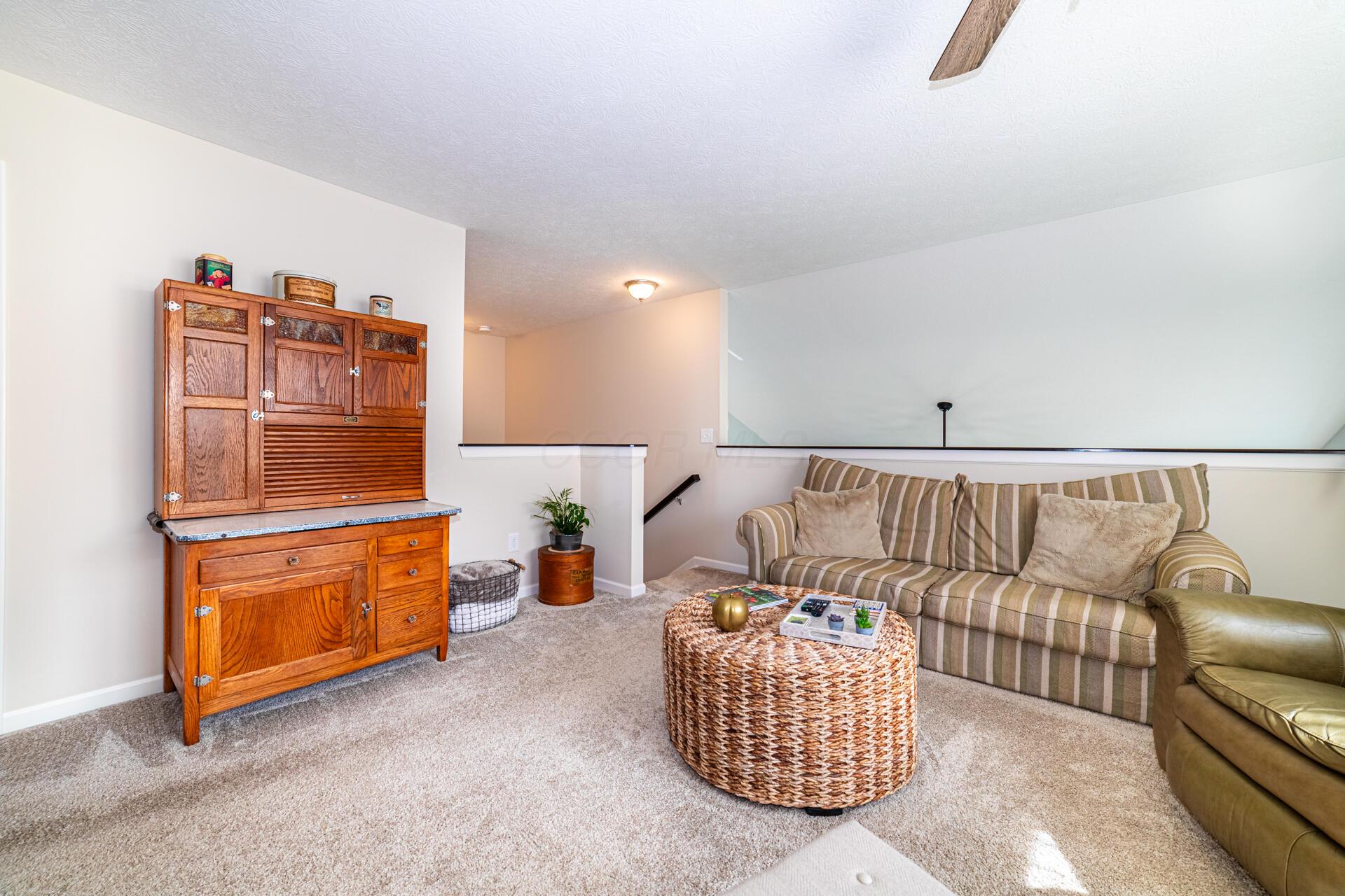 6374 Johnnycake Lane