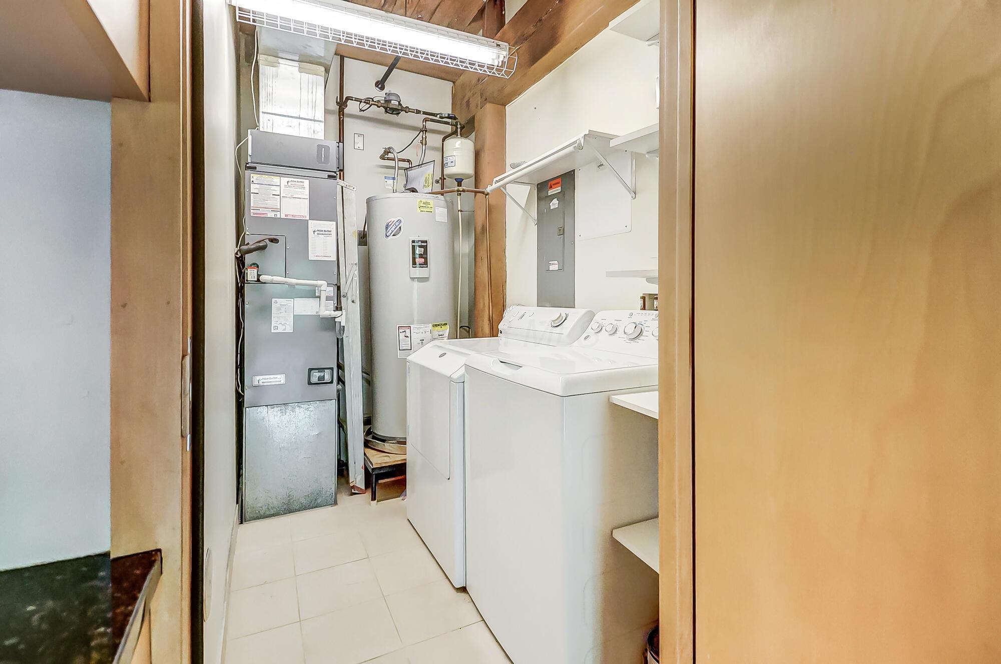 448 W Nationwide Boulevard, 303