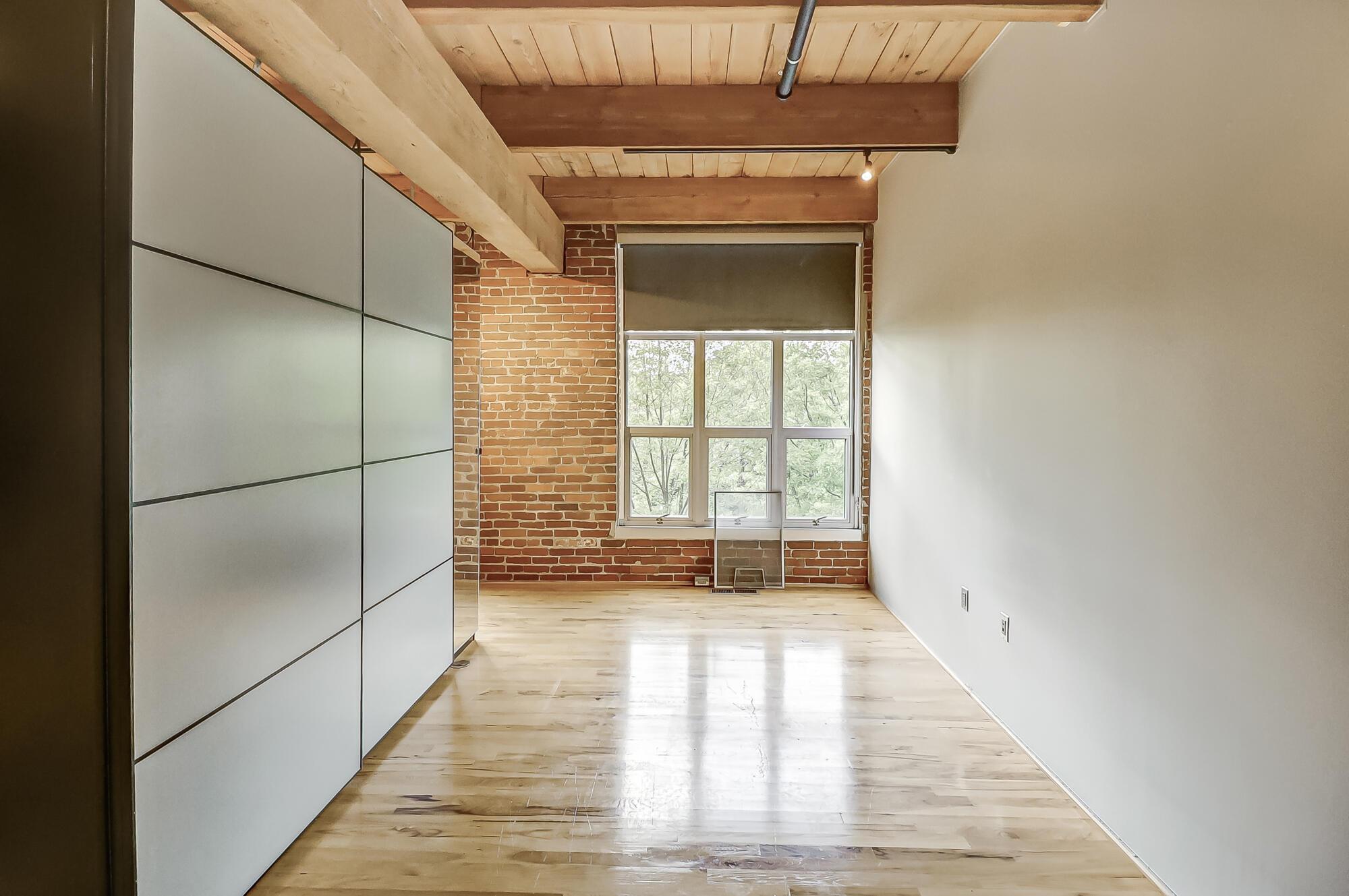448 W Nationwide Boulevard, 303