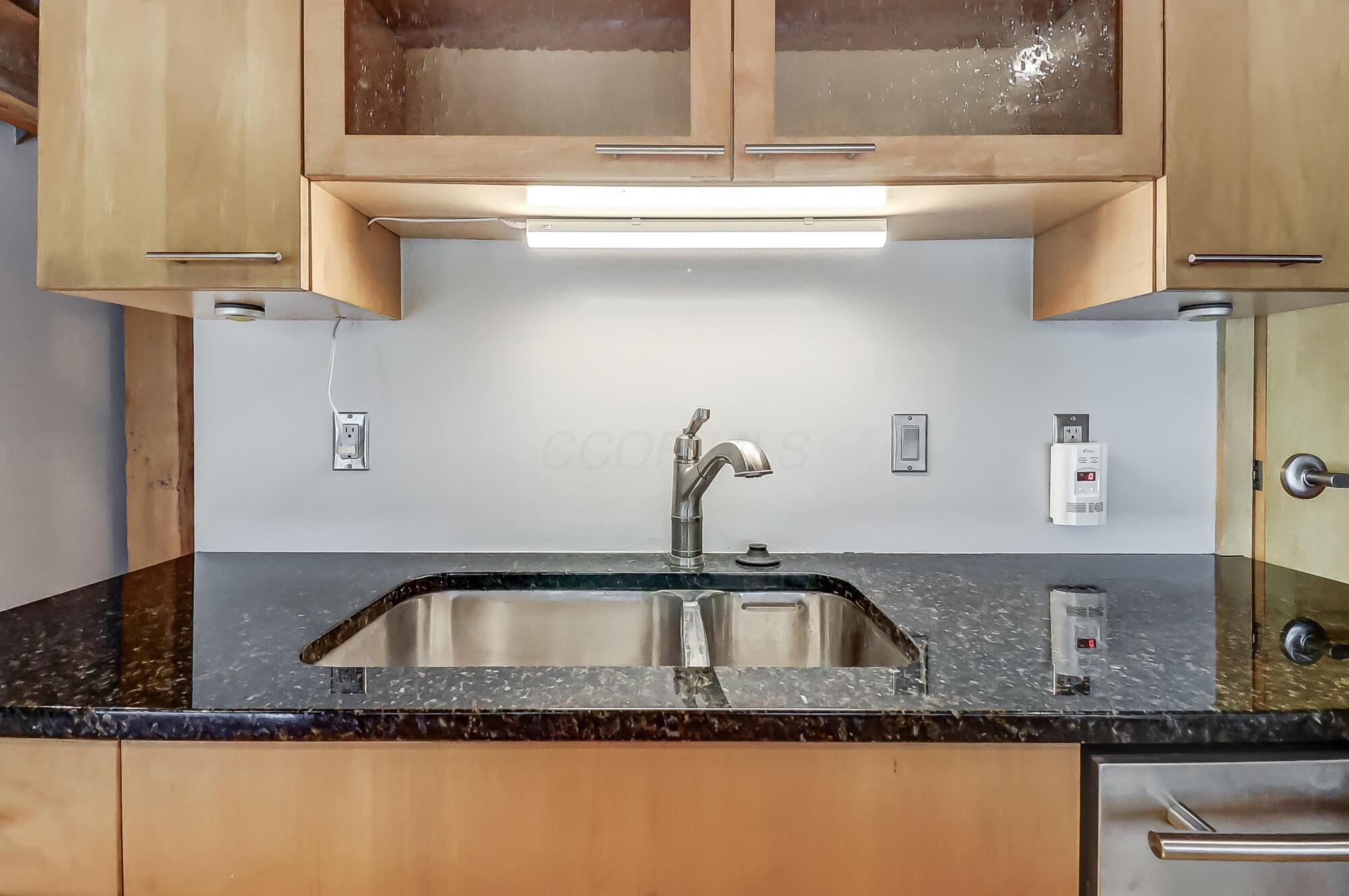 448 W Nationwide Boulevard, 303