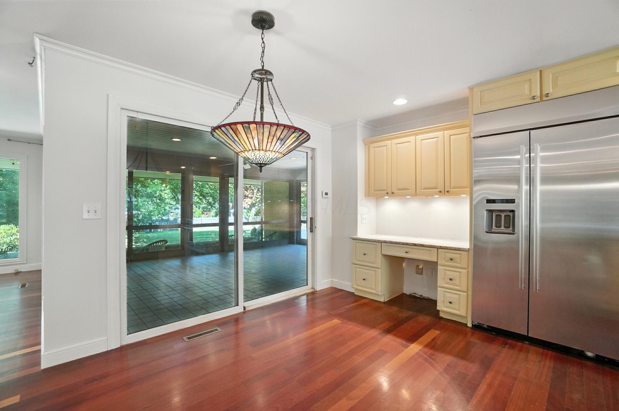 3885 Woodbridge Road