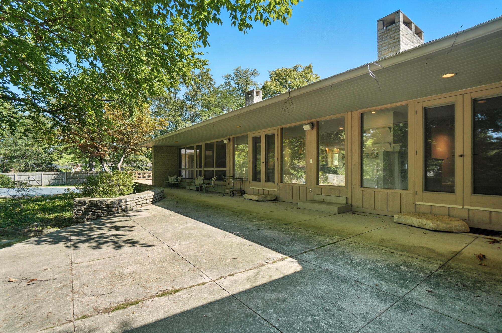 3885 Woodbridge Road