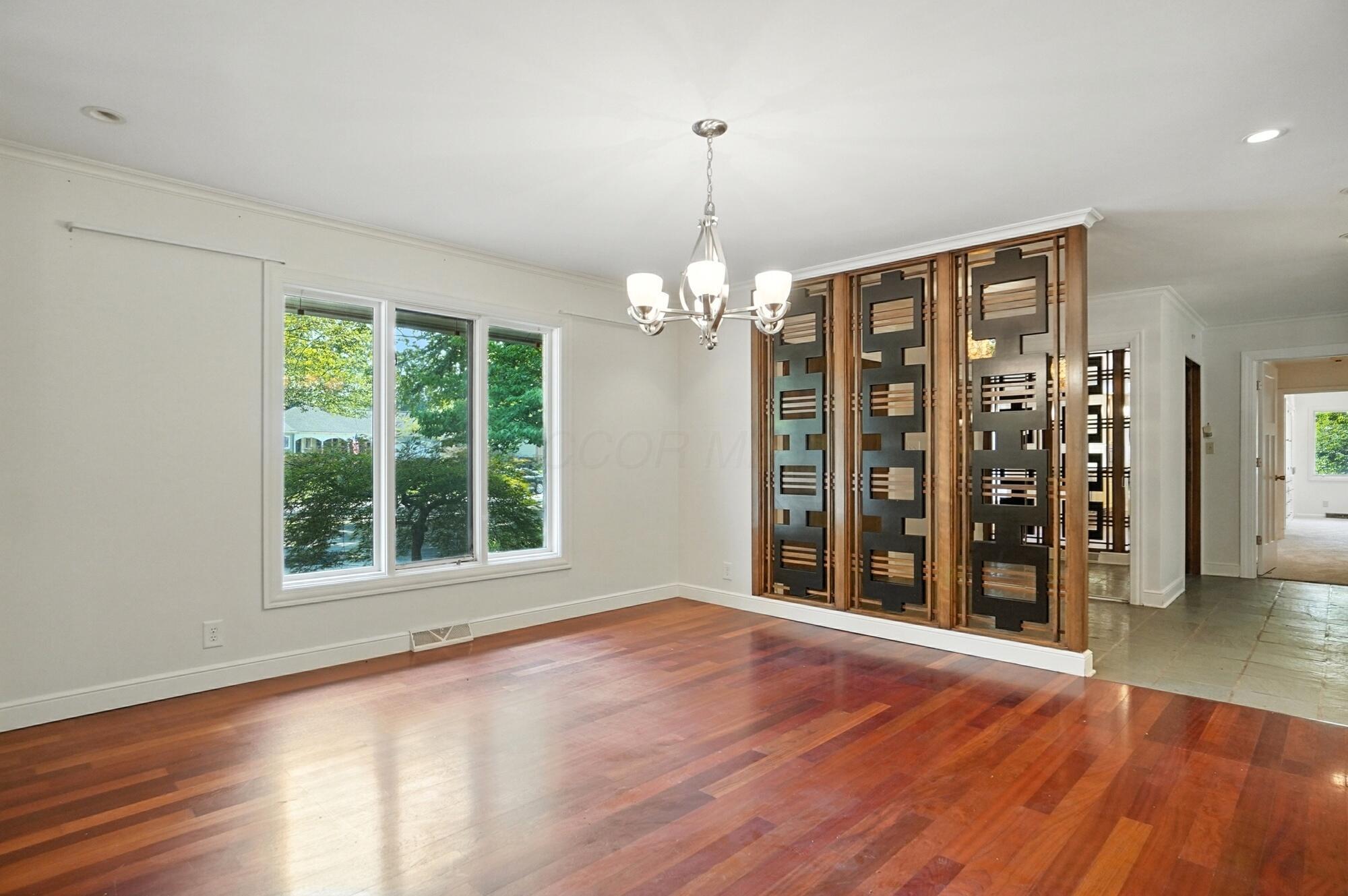 3885 Woodbridge Road