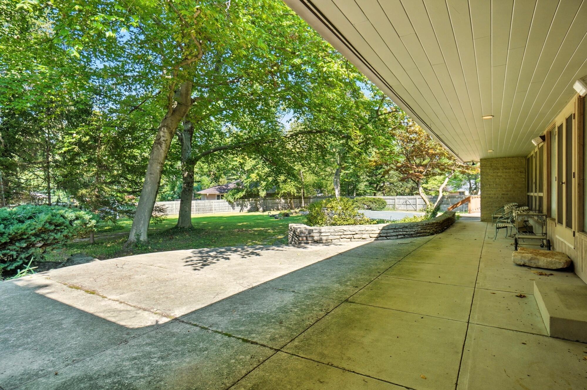 3885 Woodbridge Road