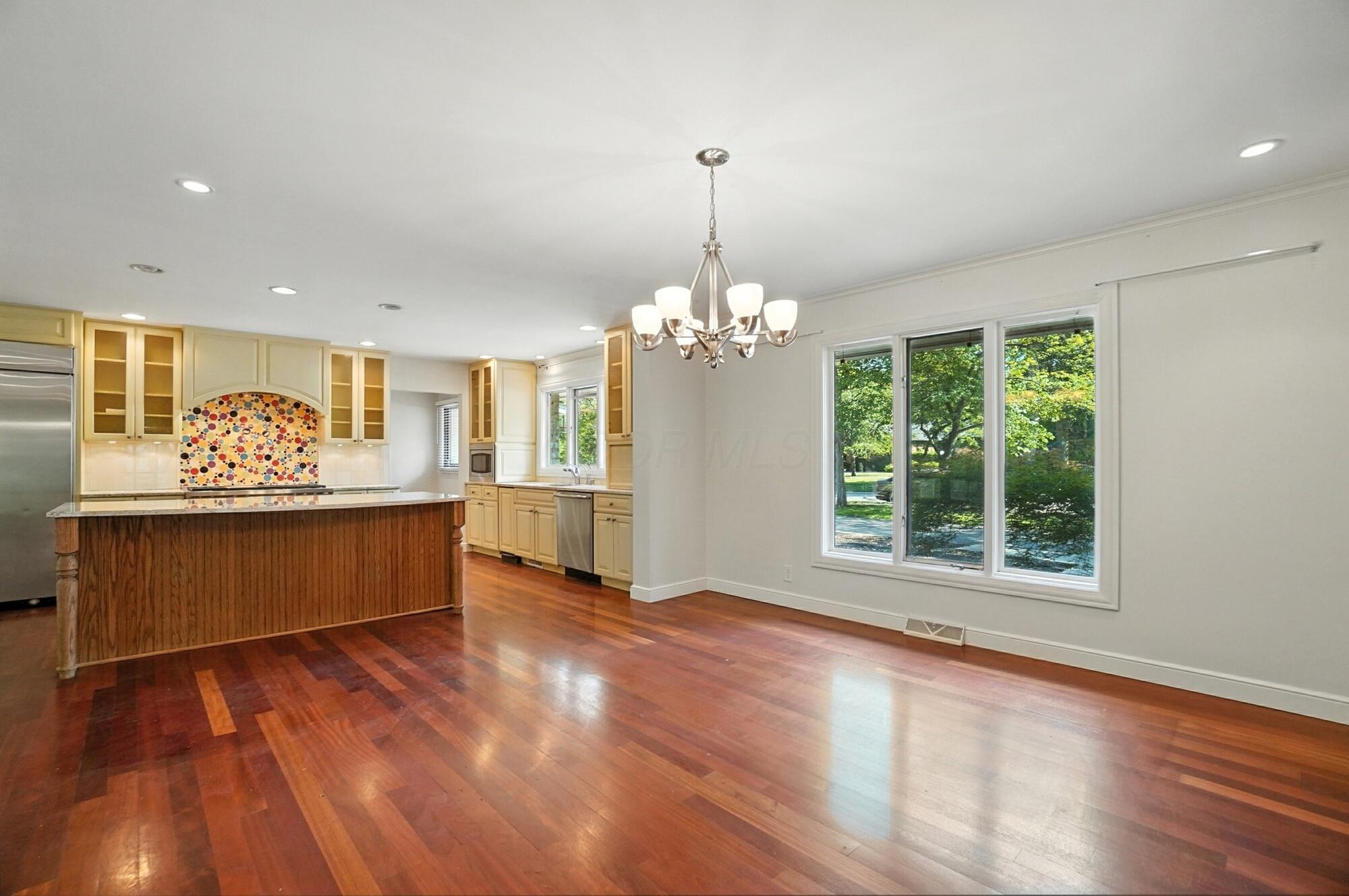 3885 Woodbridge Road