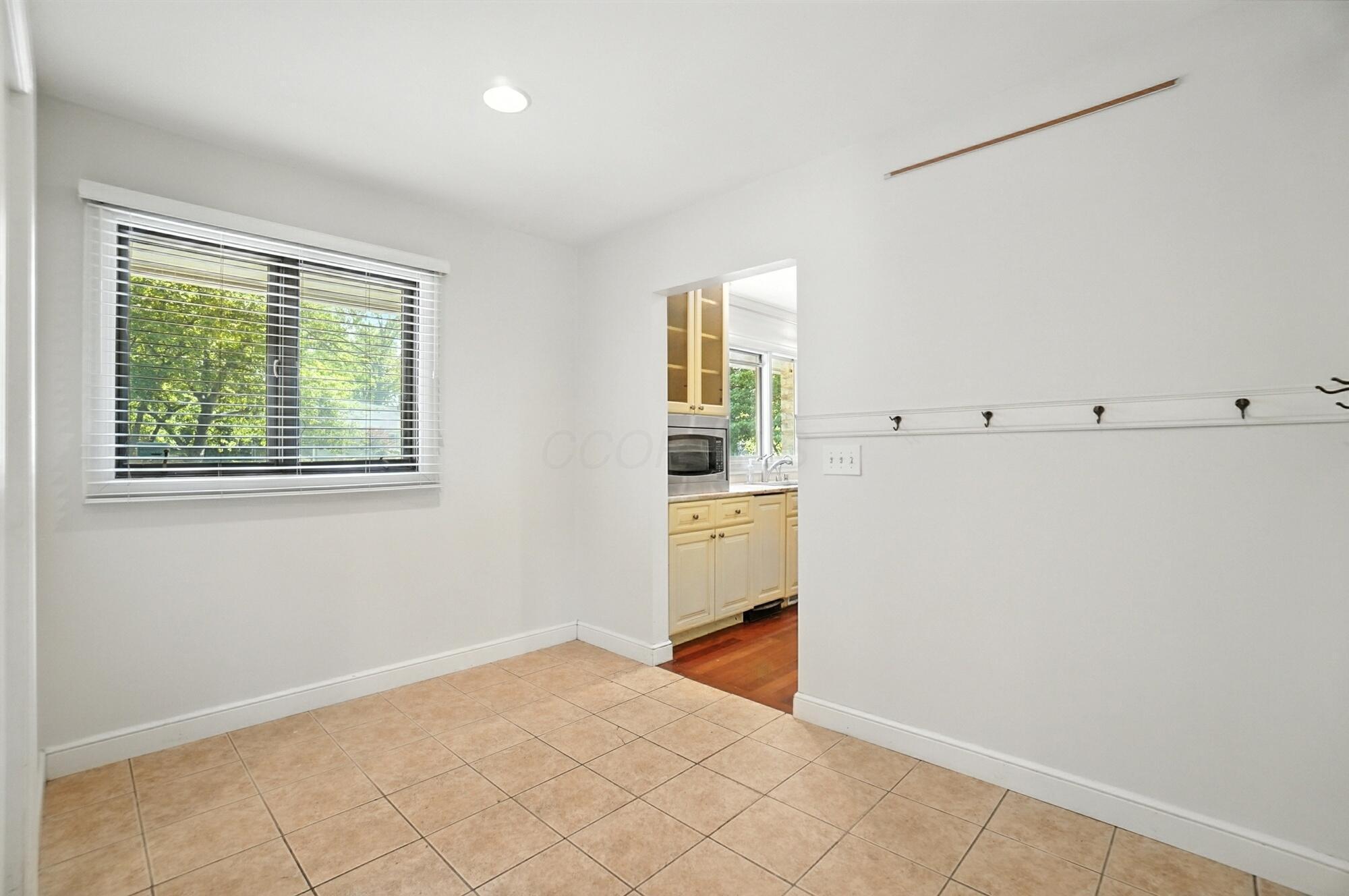 3885 Woodbridge Road