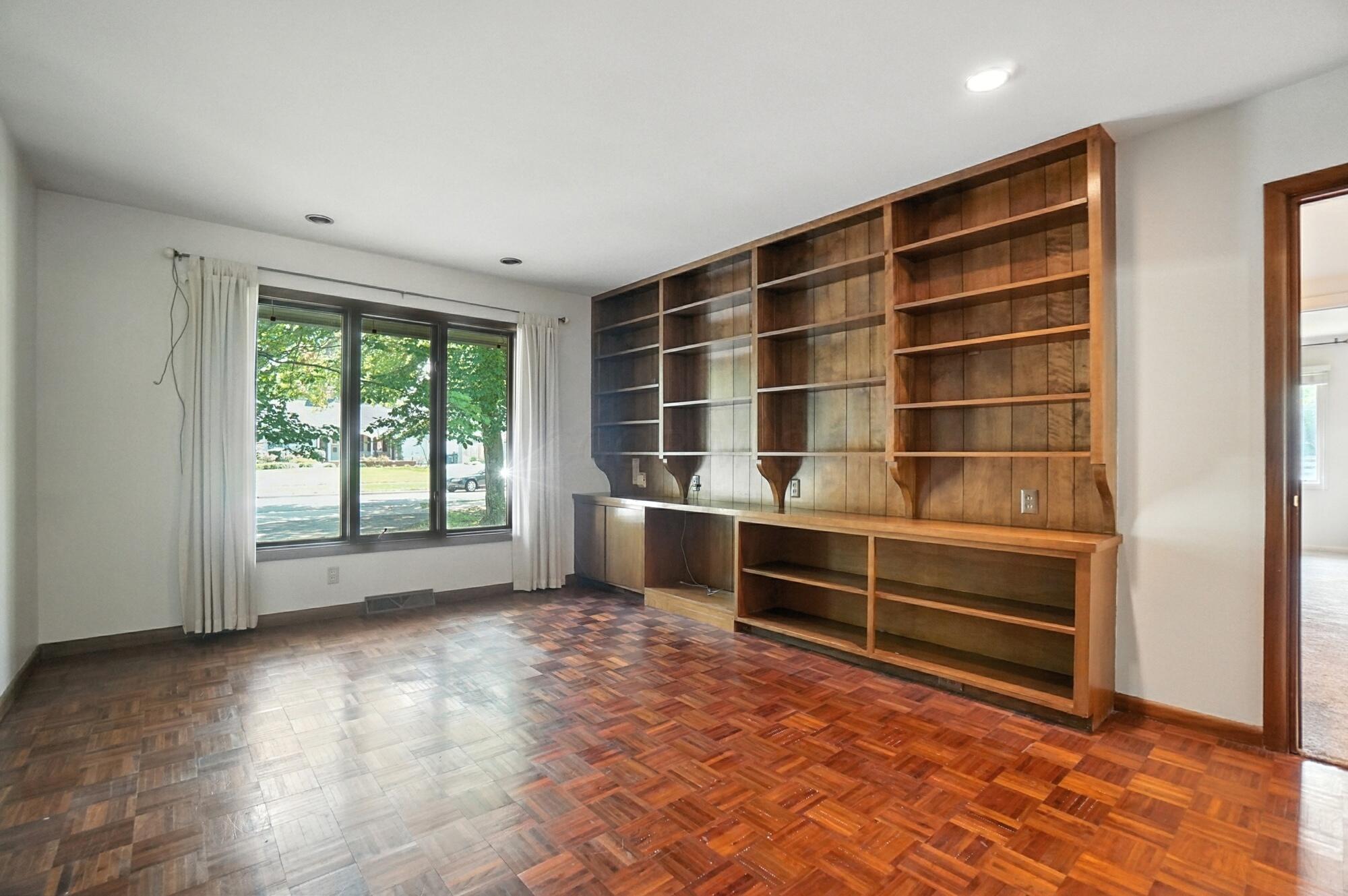 3885 Woodbridge Road
