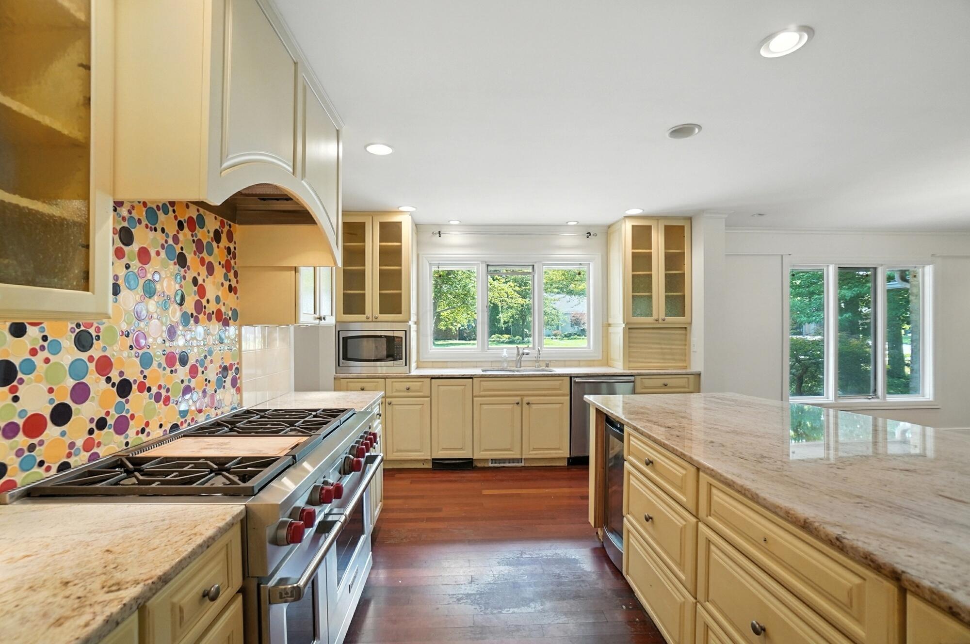 3885 Woodbridge Road