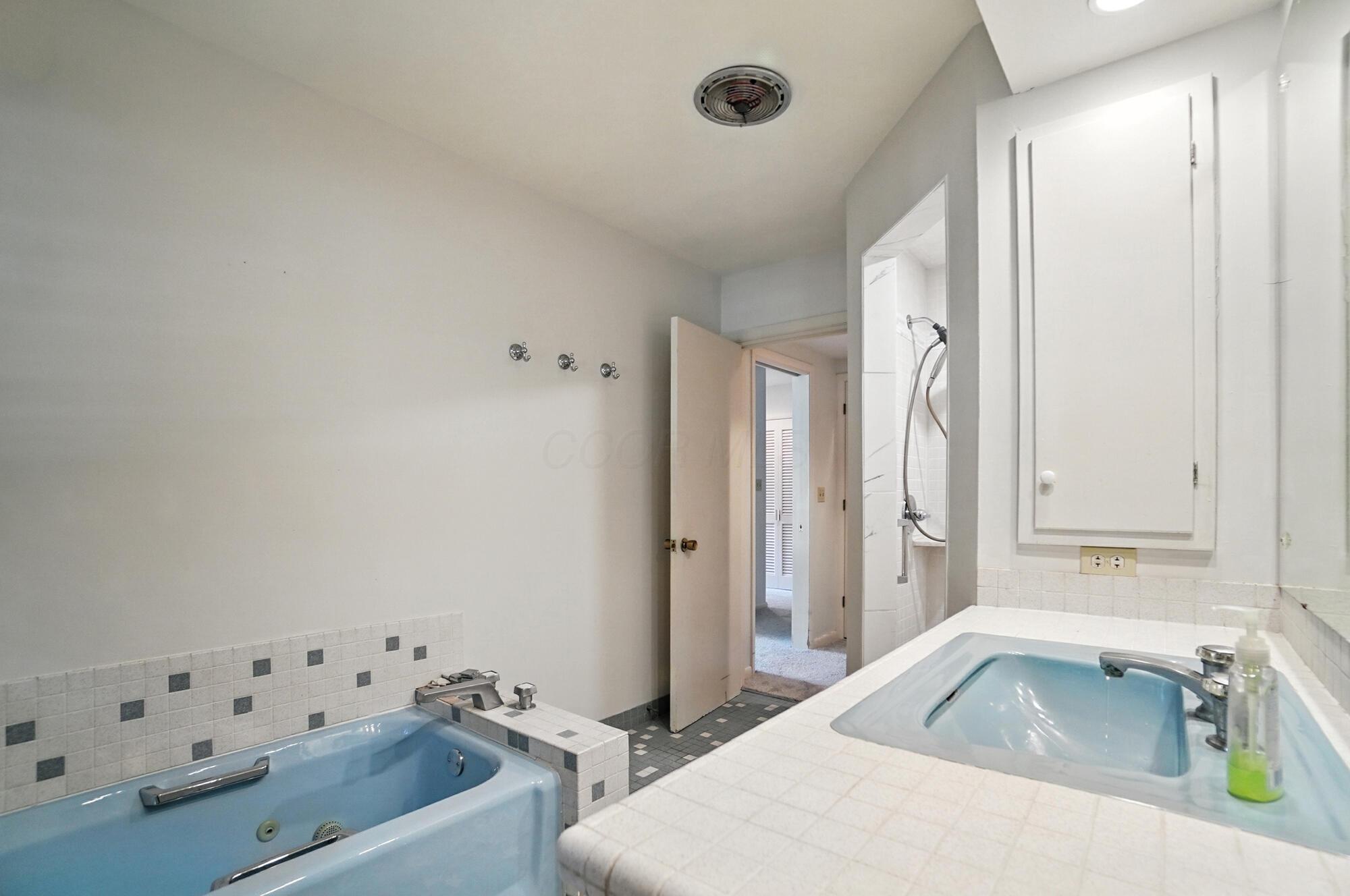 3885 Woodbridge Road