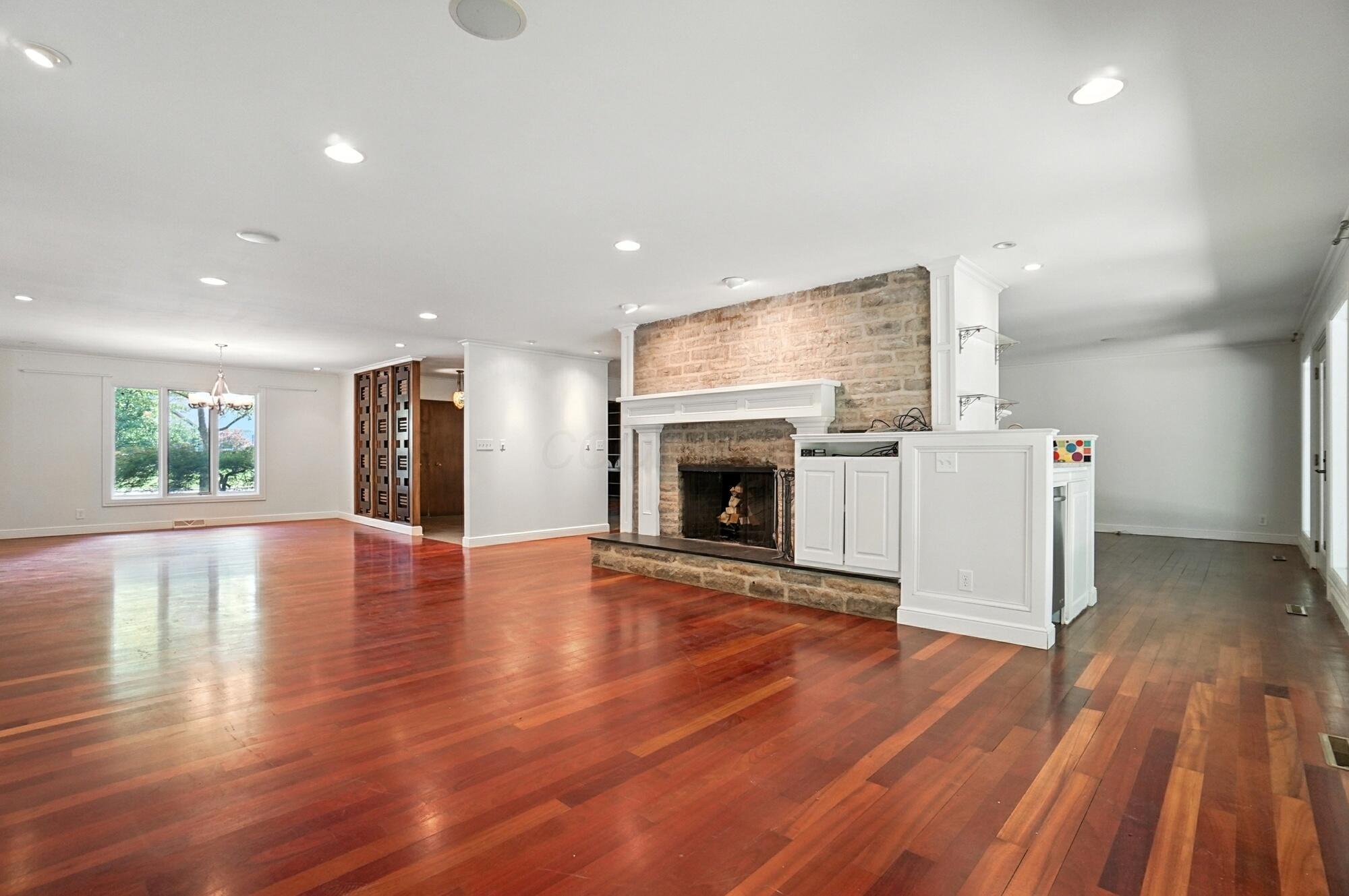 3885 Woodbridge Road