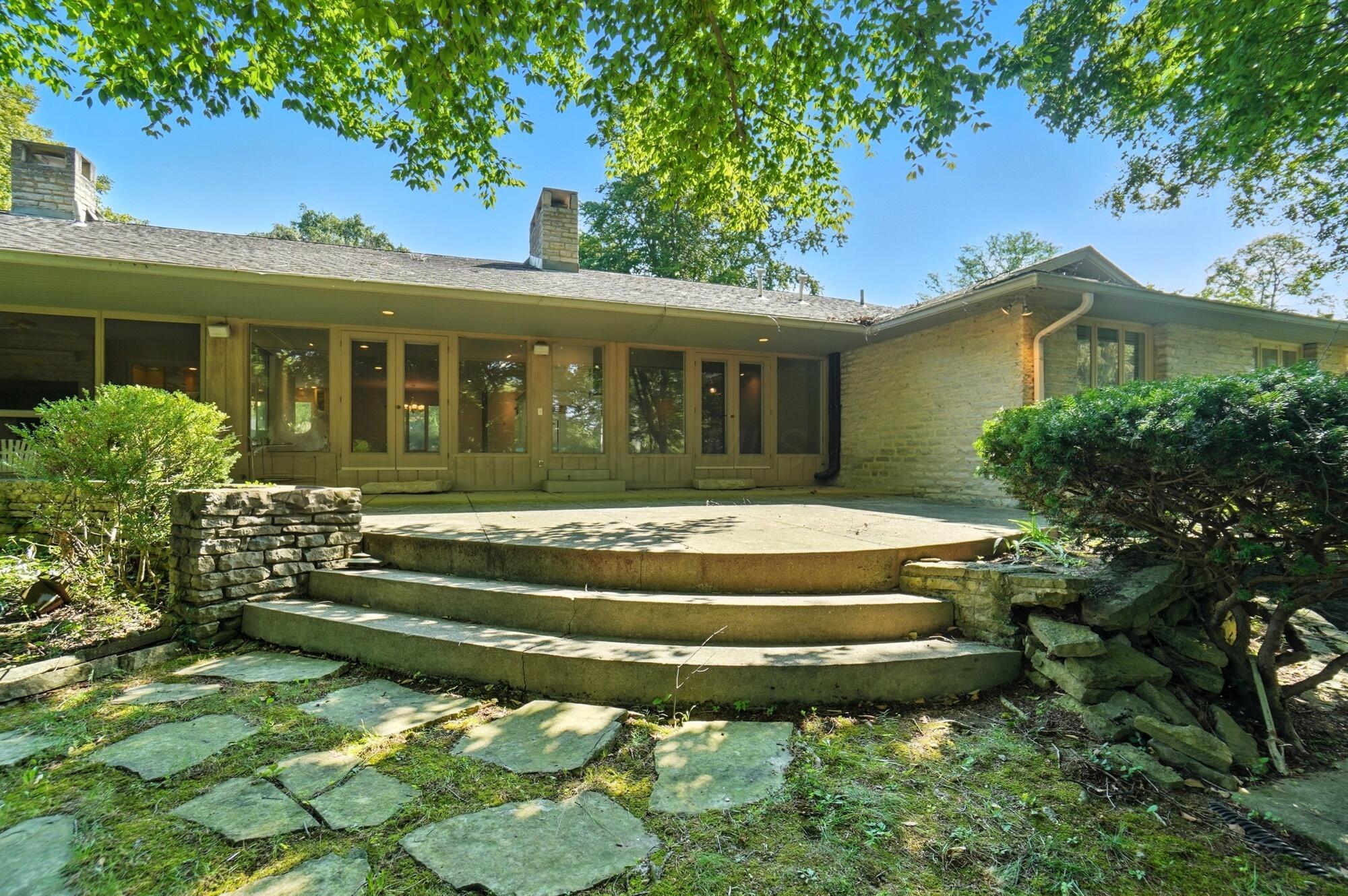 3885 Woodbridge Road