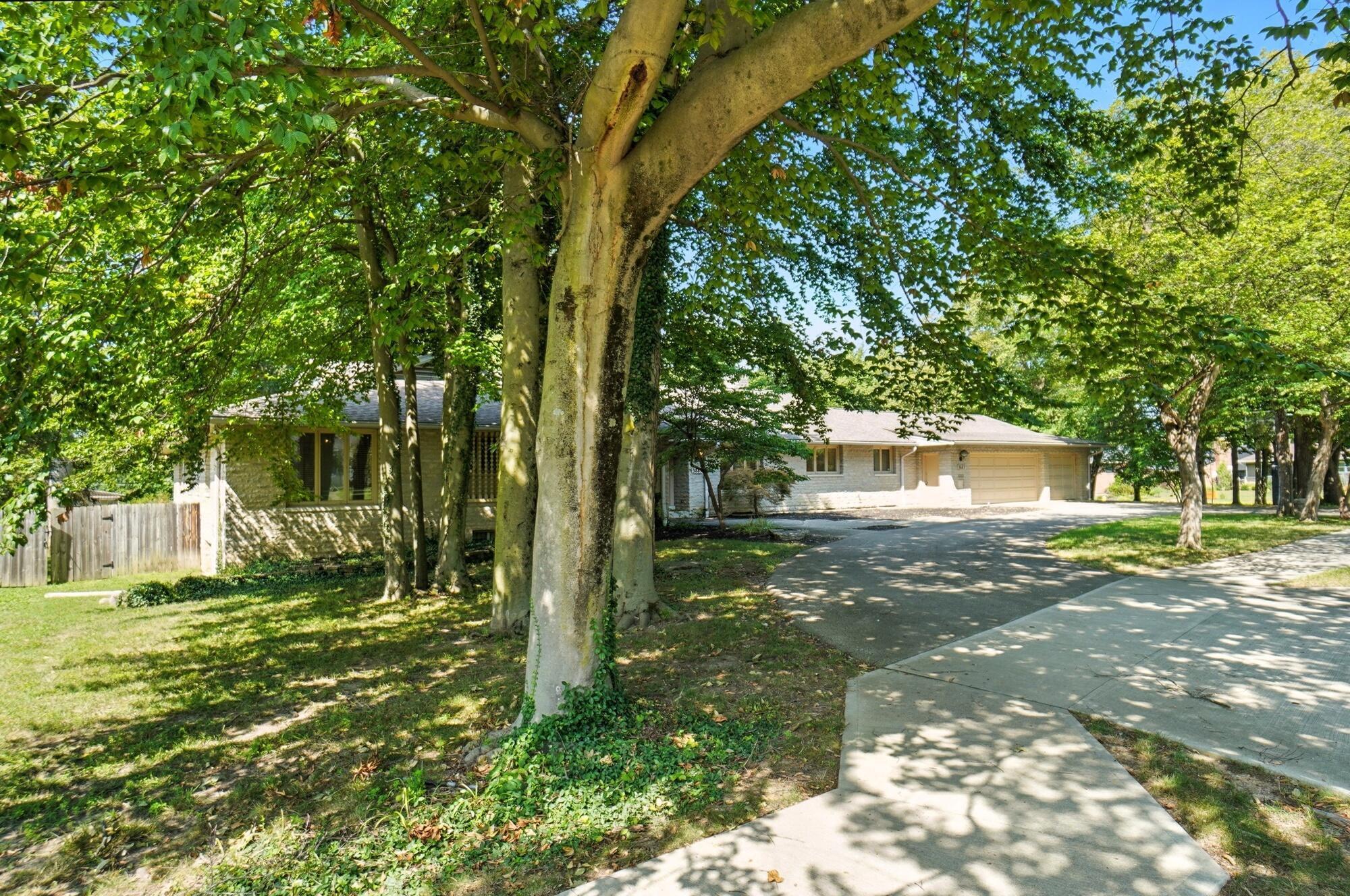 3885 Woodbridge Road