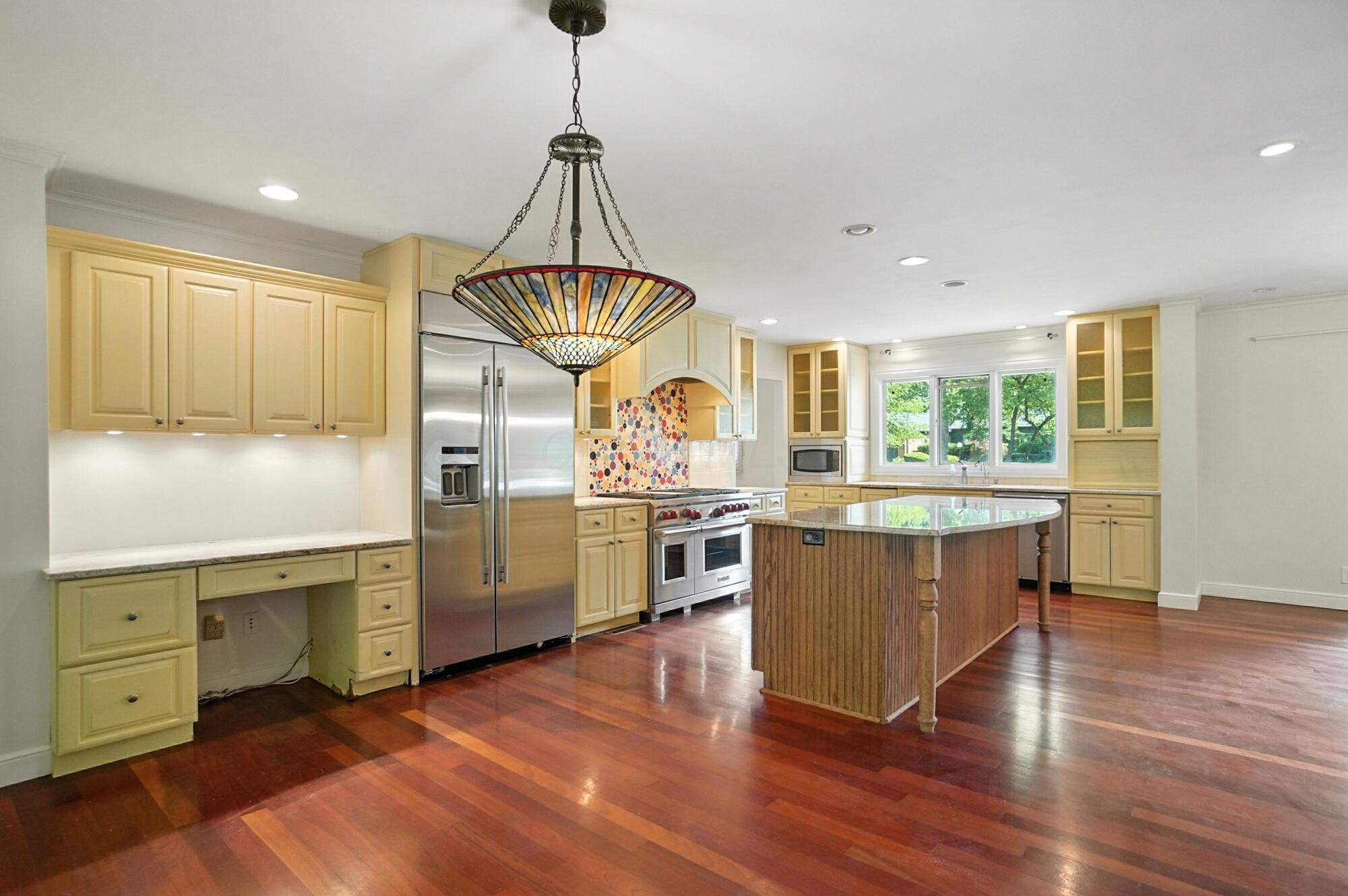 3885 Woodbridge Road