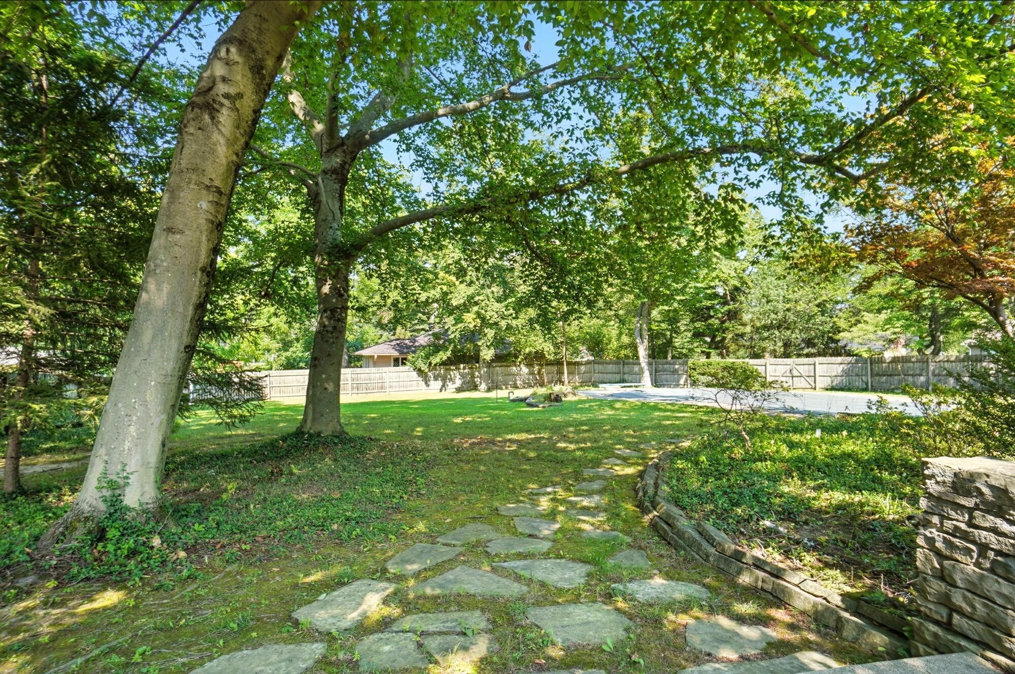 3885 Woodbridge Road