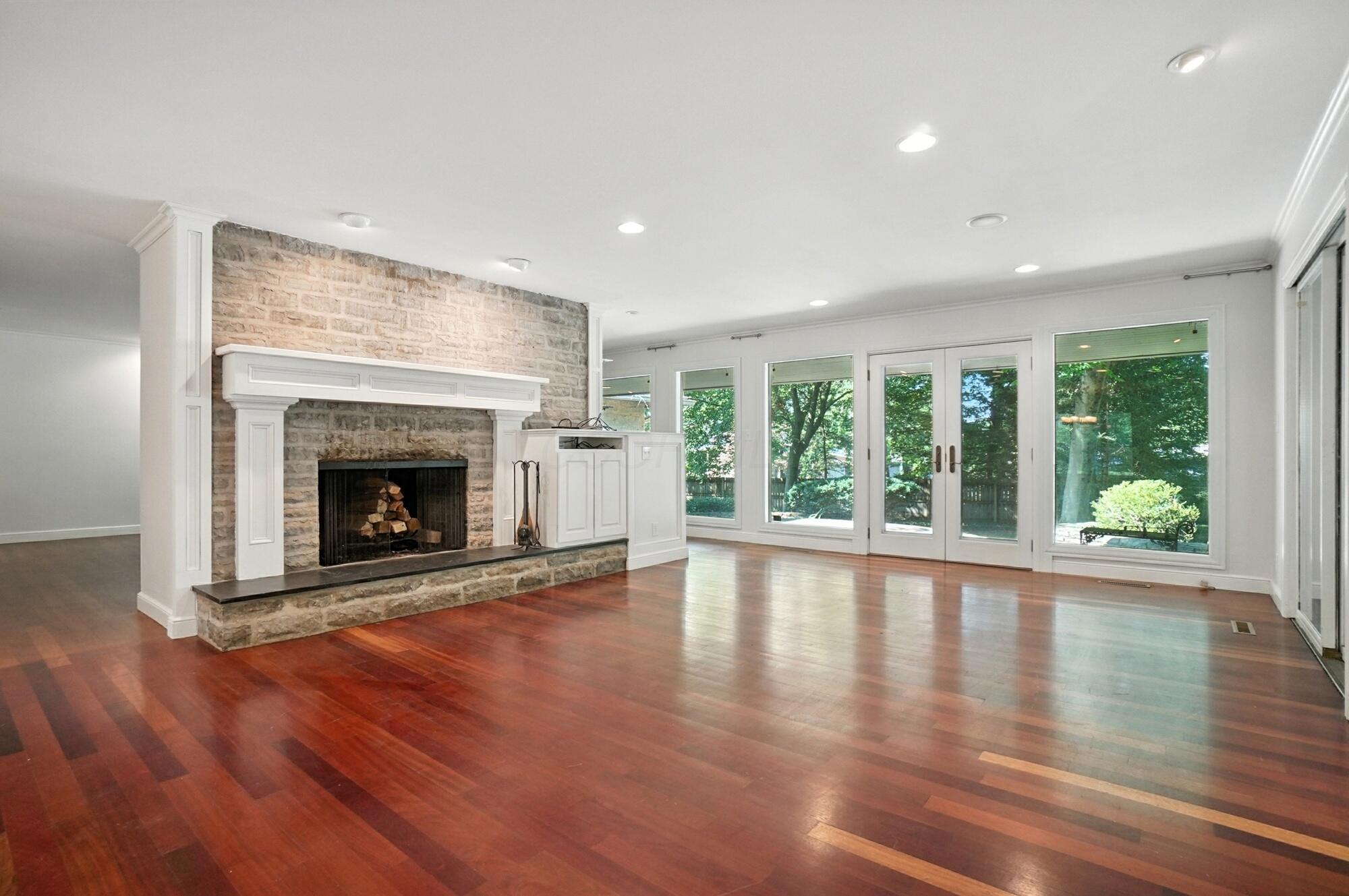 3885 Woodbridge Road