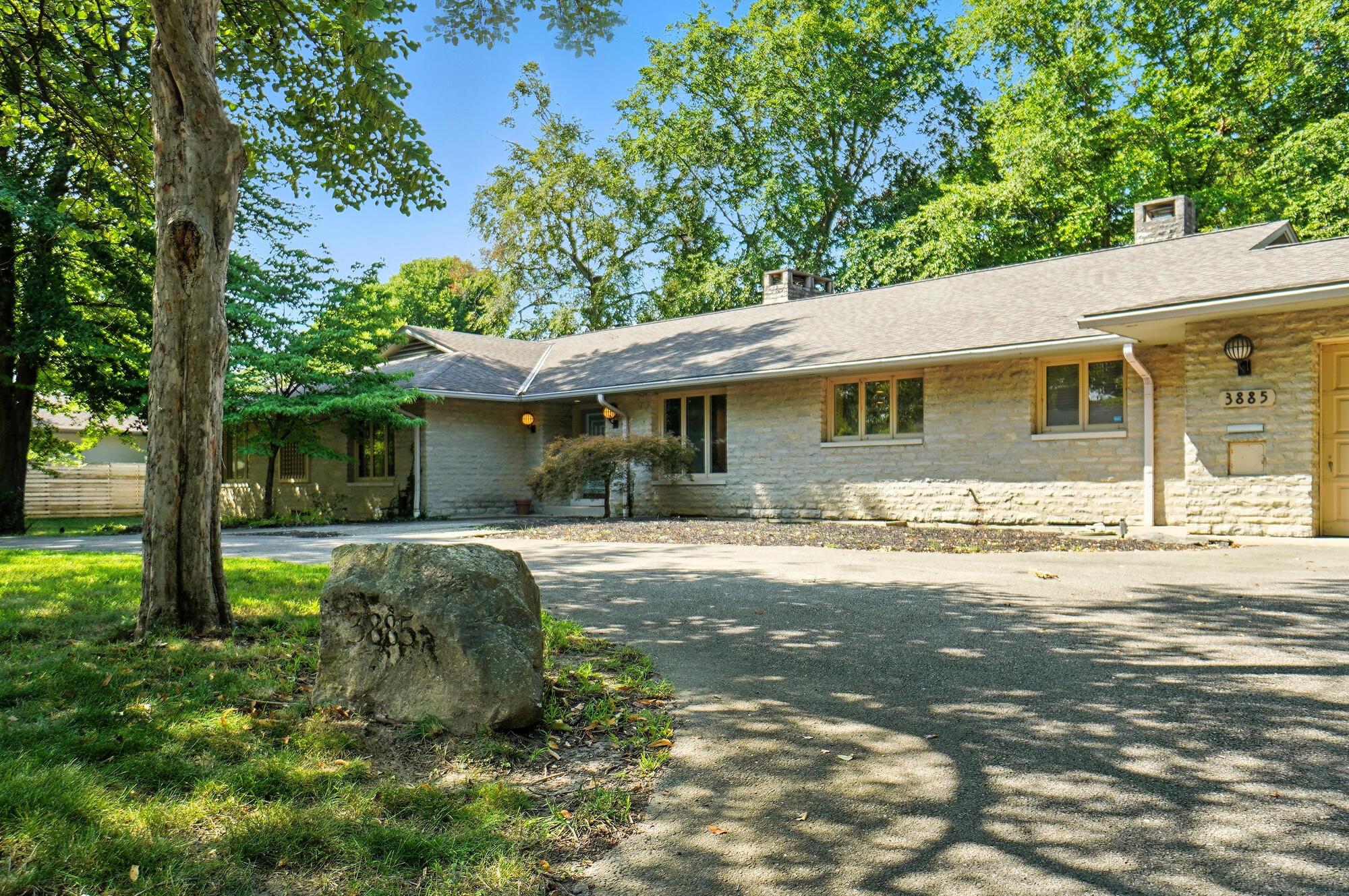 3885 Woodbridge Road