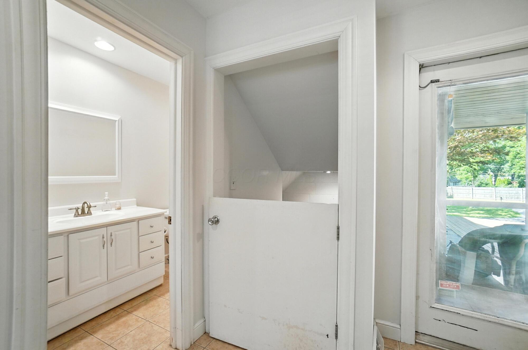 3885 Woodbridge Road
