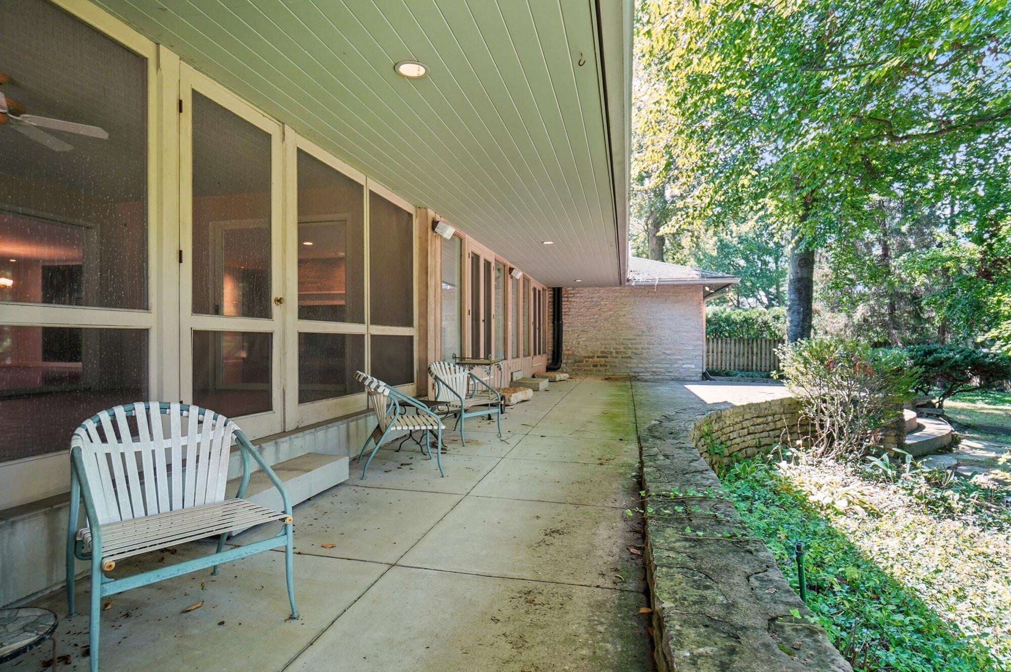 3885 Woodbridge Road