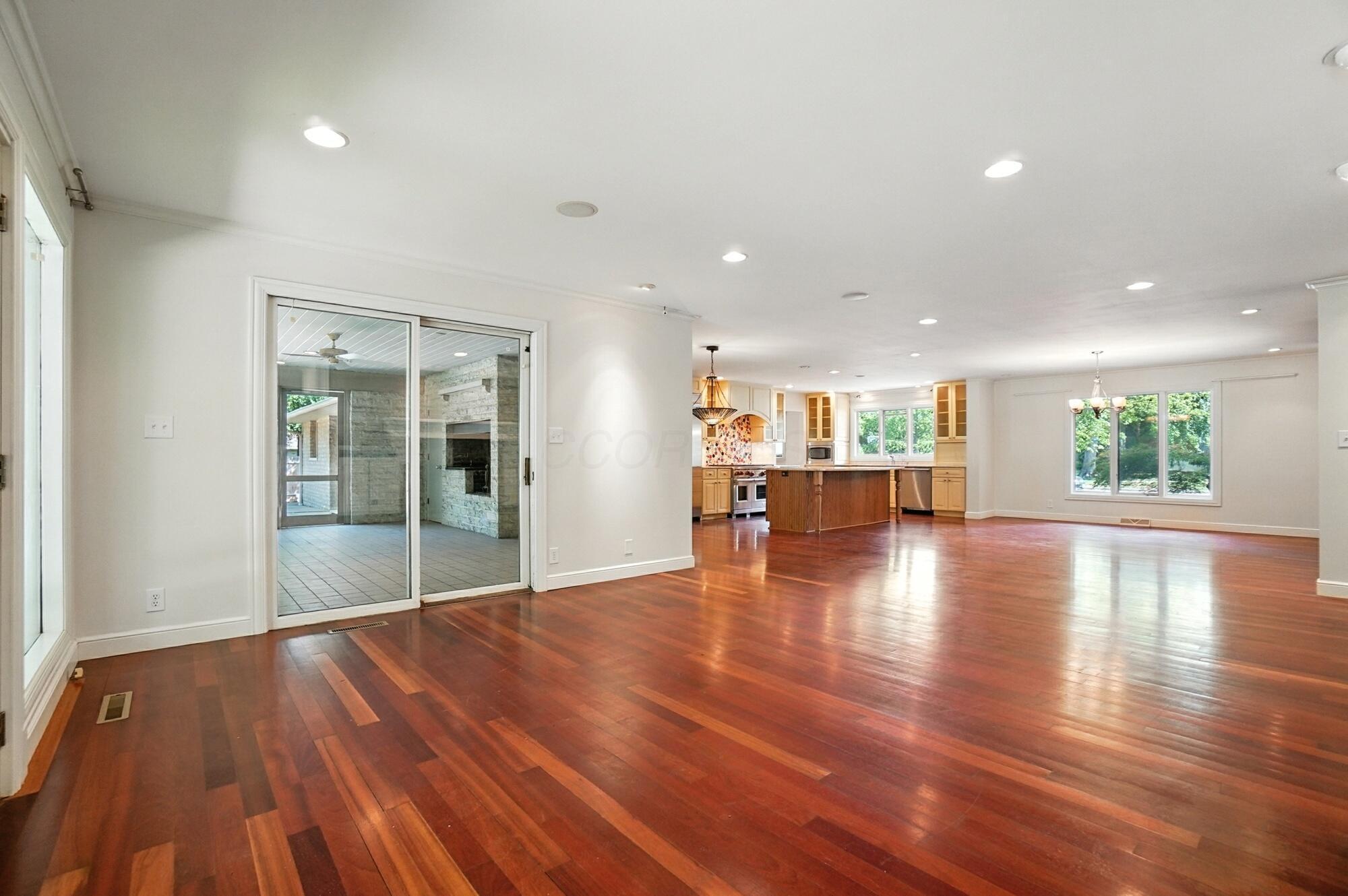3885 Woodbridge Road