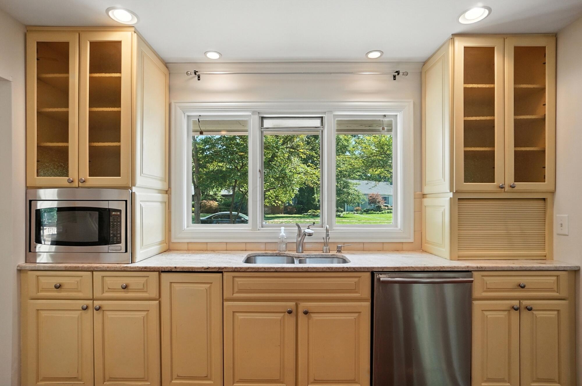 3885 Woodbridge Road