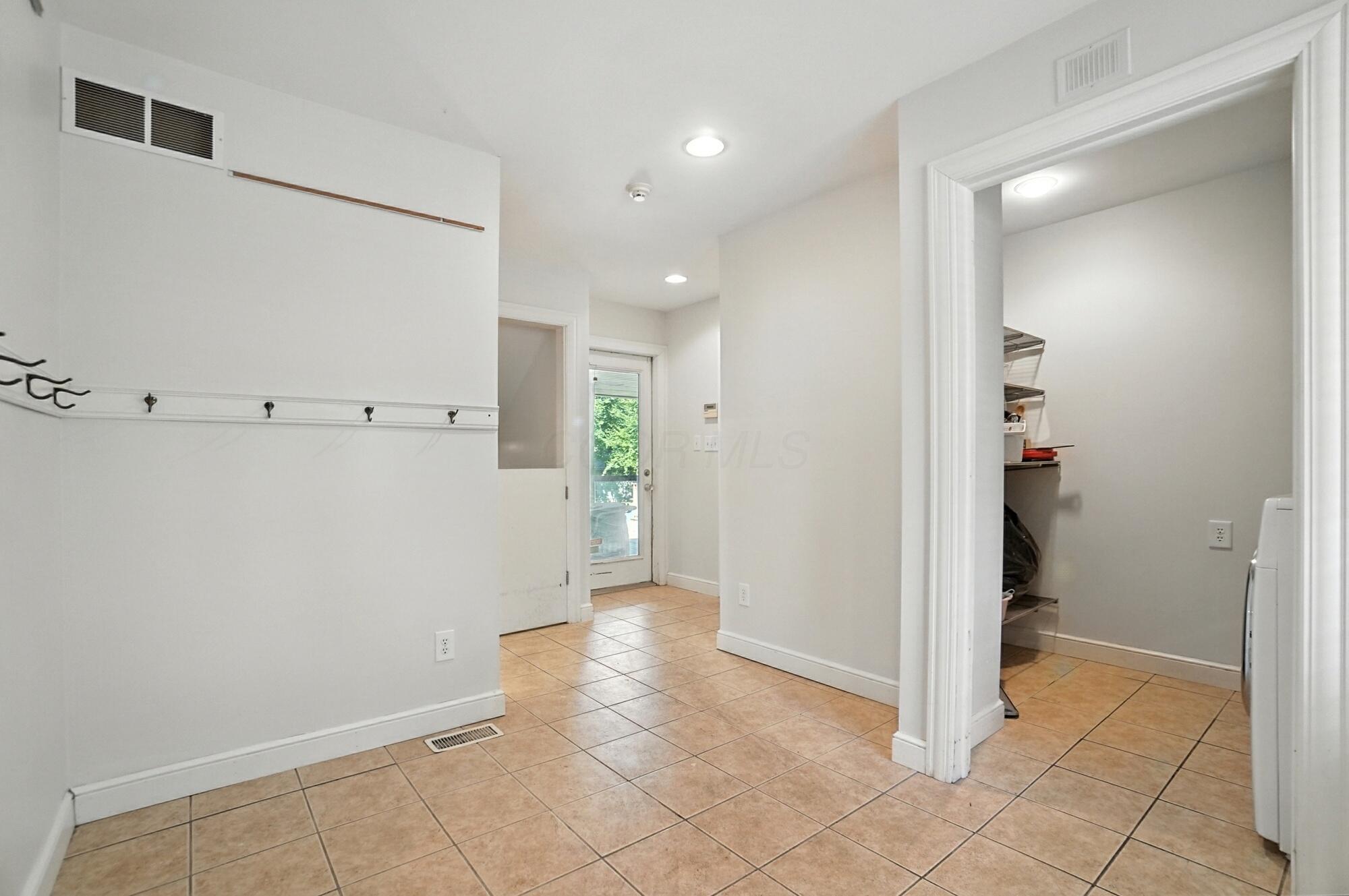 3885 Woodbridge Road