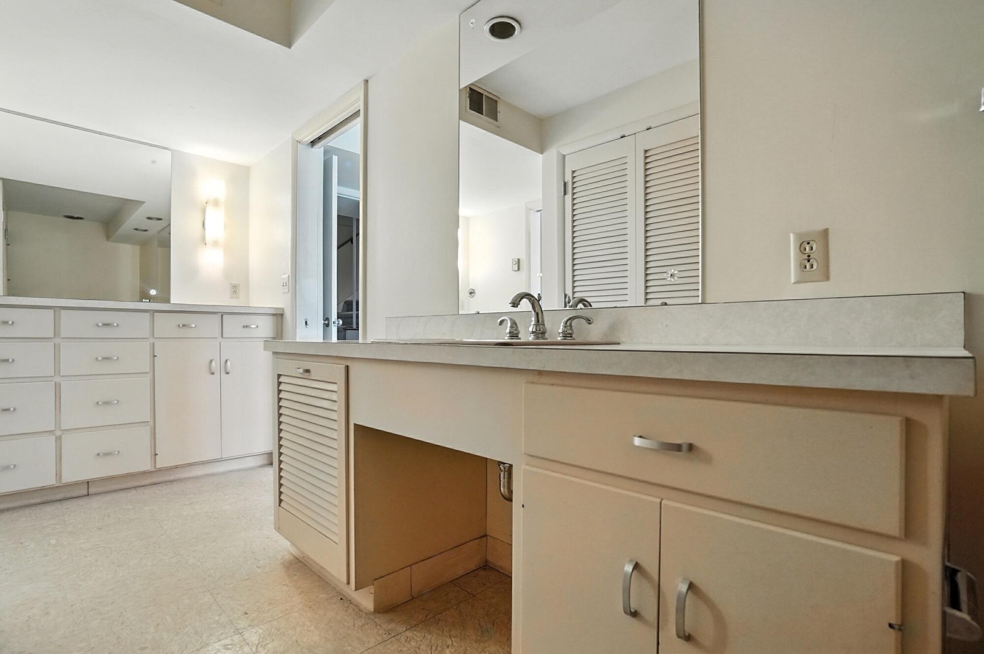 3885 Woodbridge Road