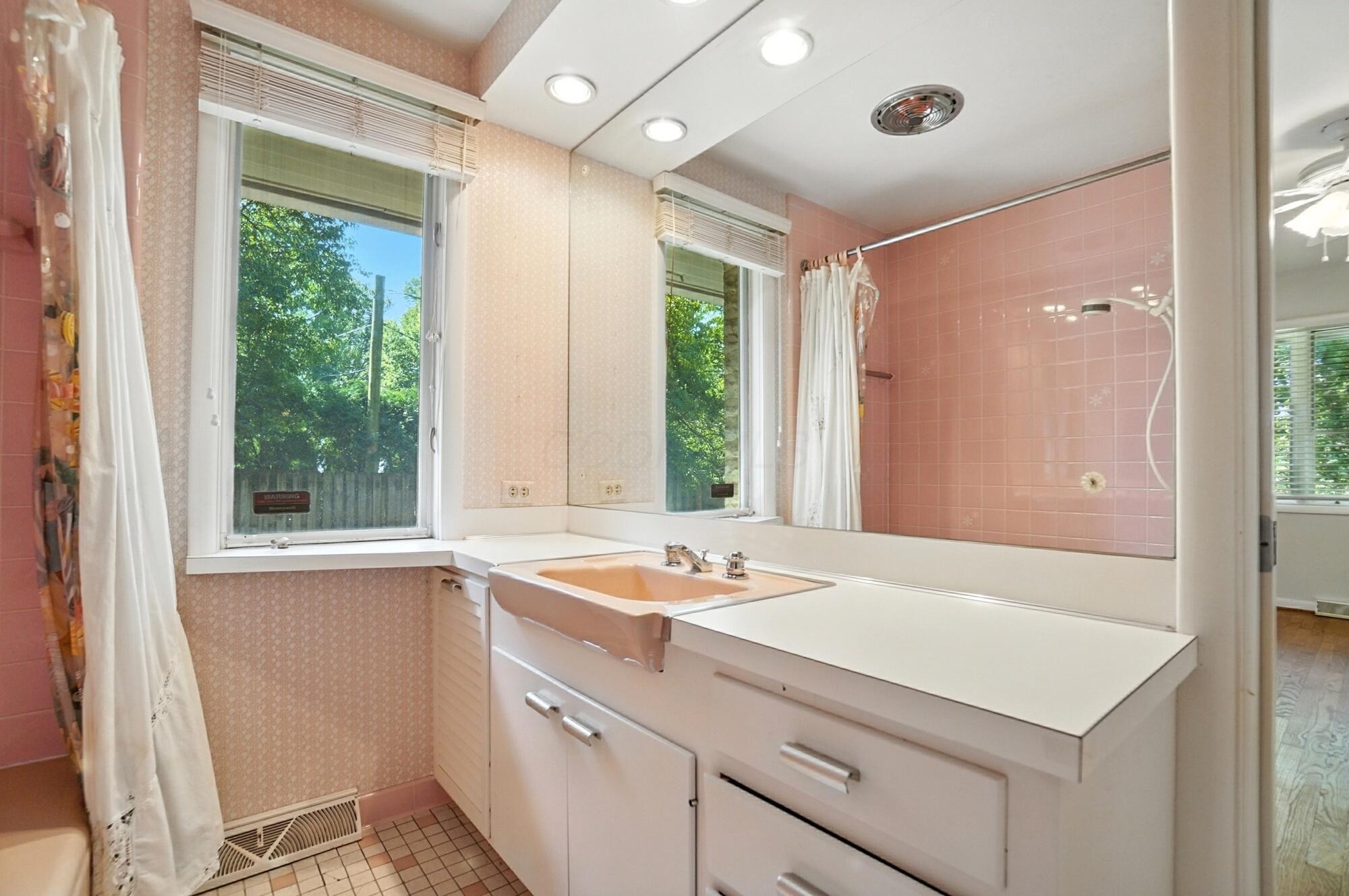 3885 Woodbridge Road