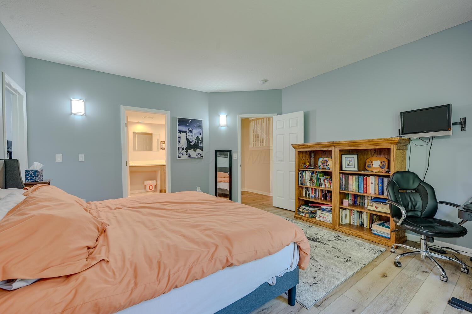 924 Village Brook Way