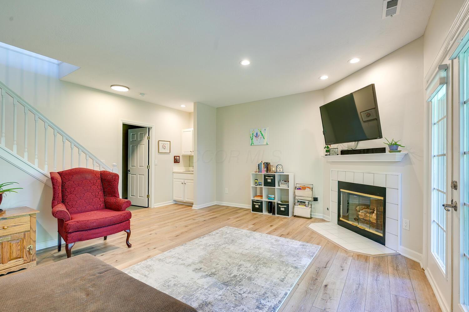 924 Village Brook Way