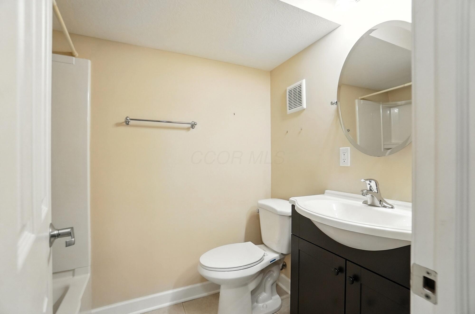 3022 Crabapple Place, 4