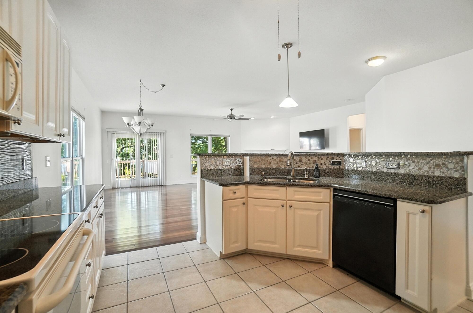 3022 Crabapple Place, 4