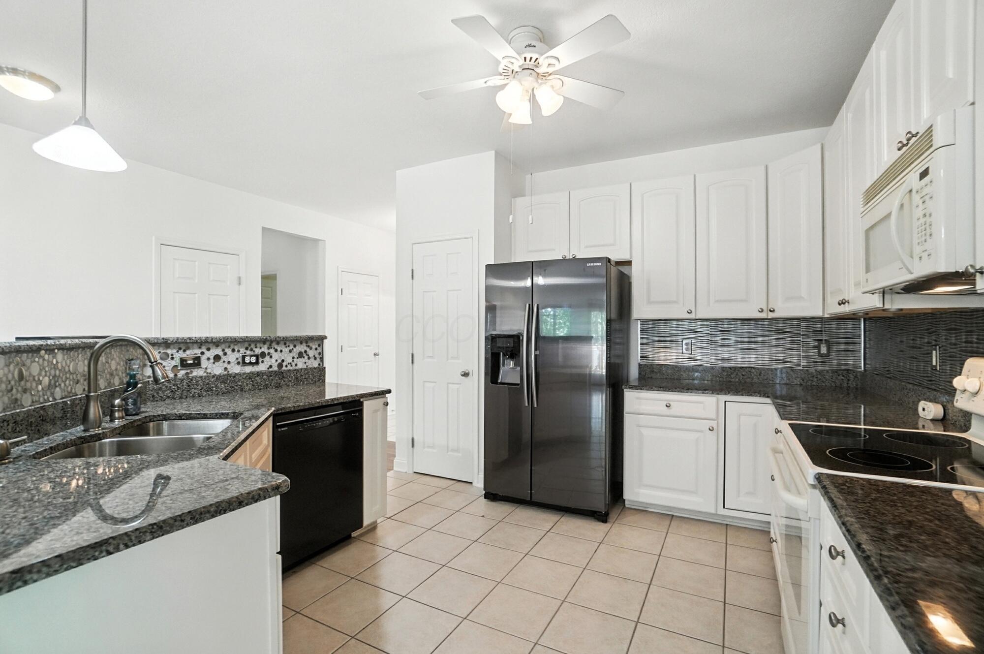 3022 Crabapple Place, 4