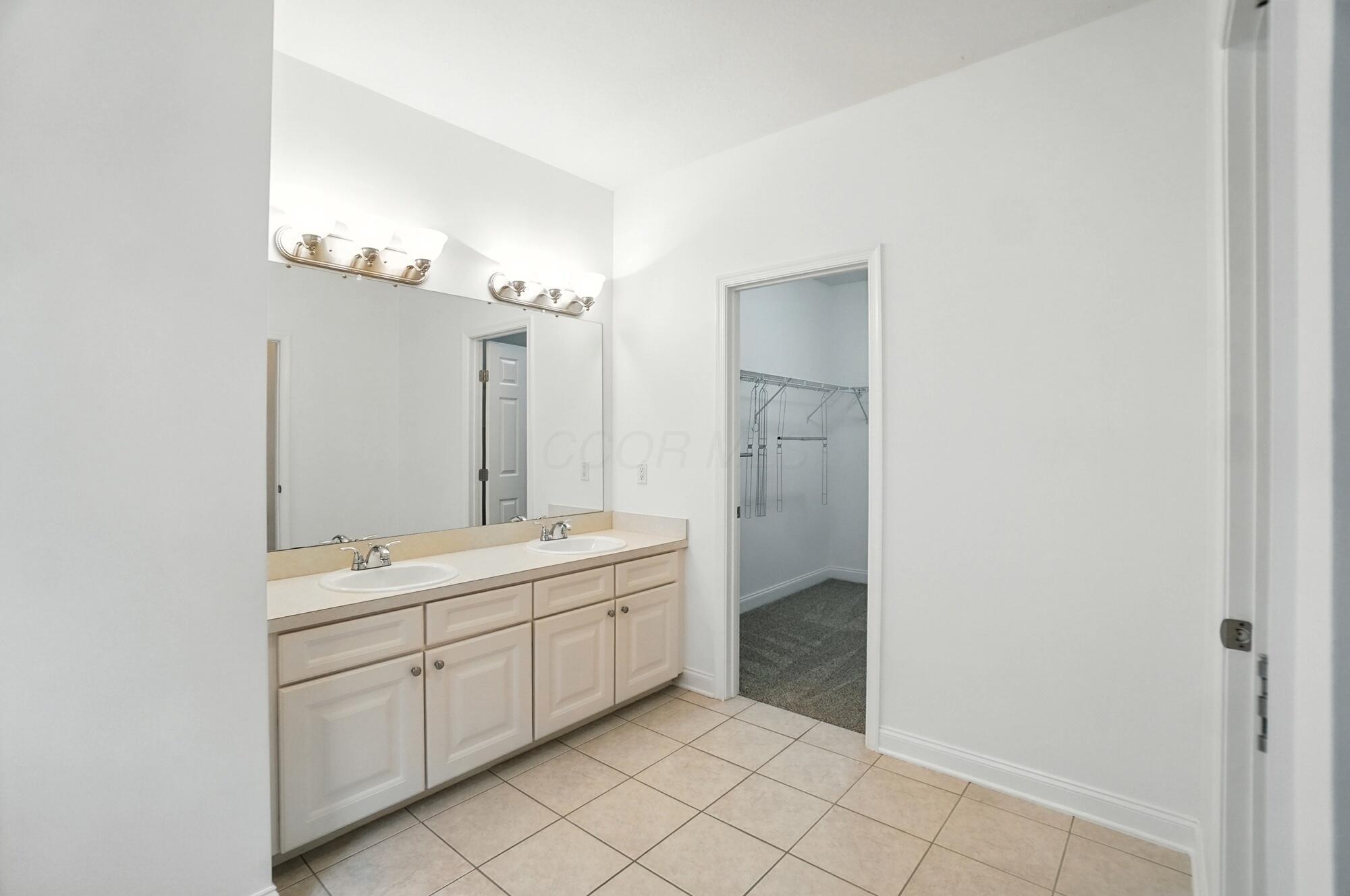3022 Crabapple Place, 4