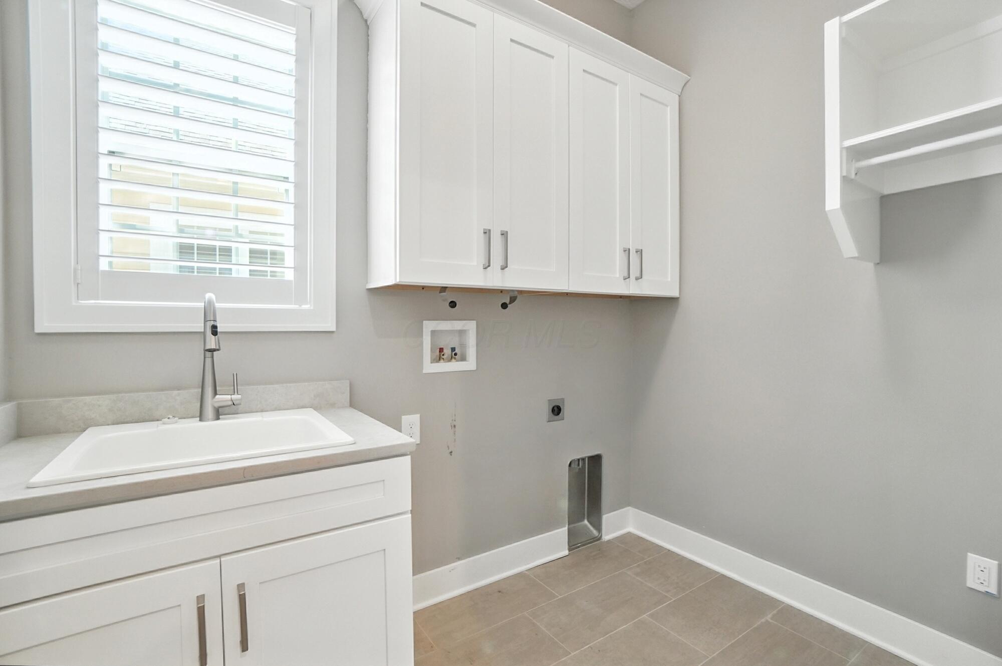 6764 Lloyd Lane, 20